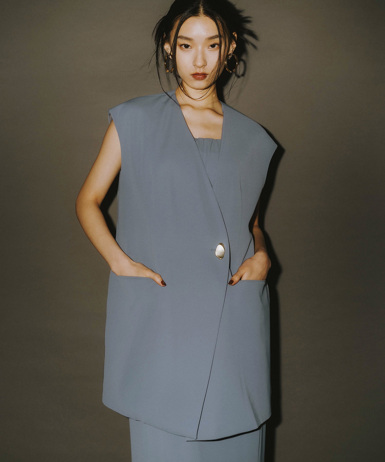 BACK SHEER GILET SETUP DRESS