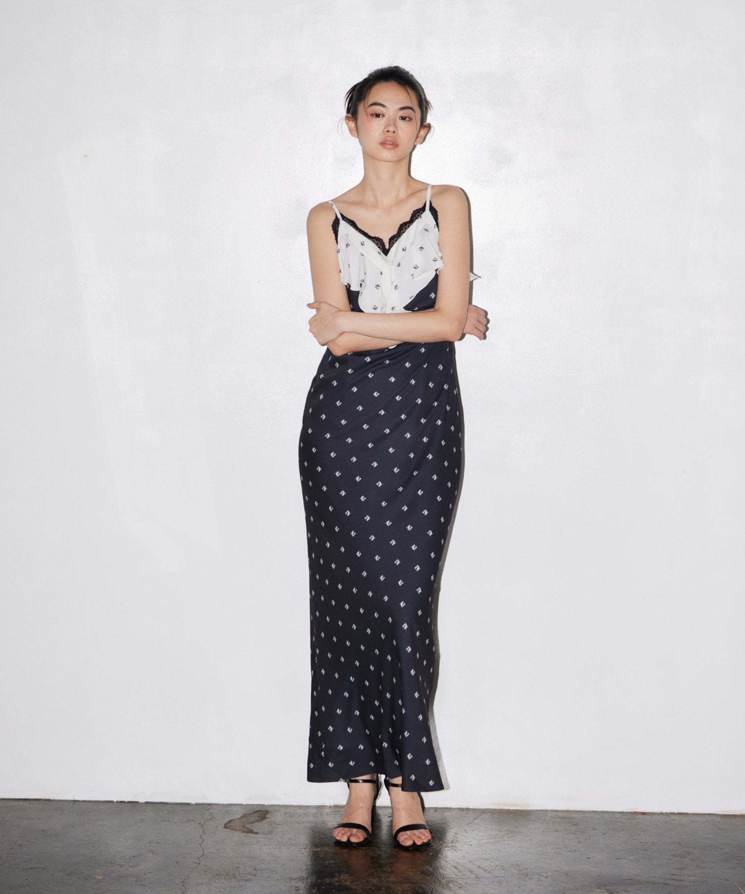 PRINT RUFFLE CUP IN DRESS