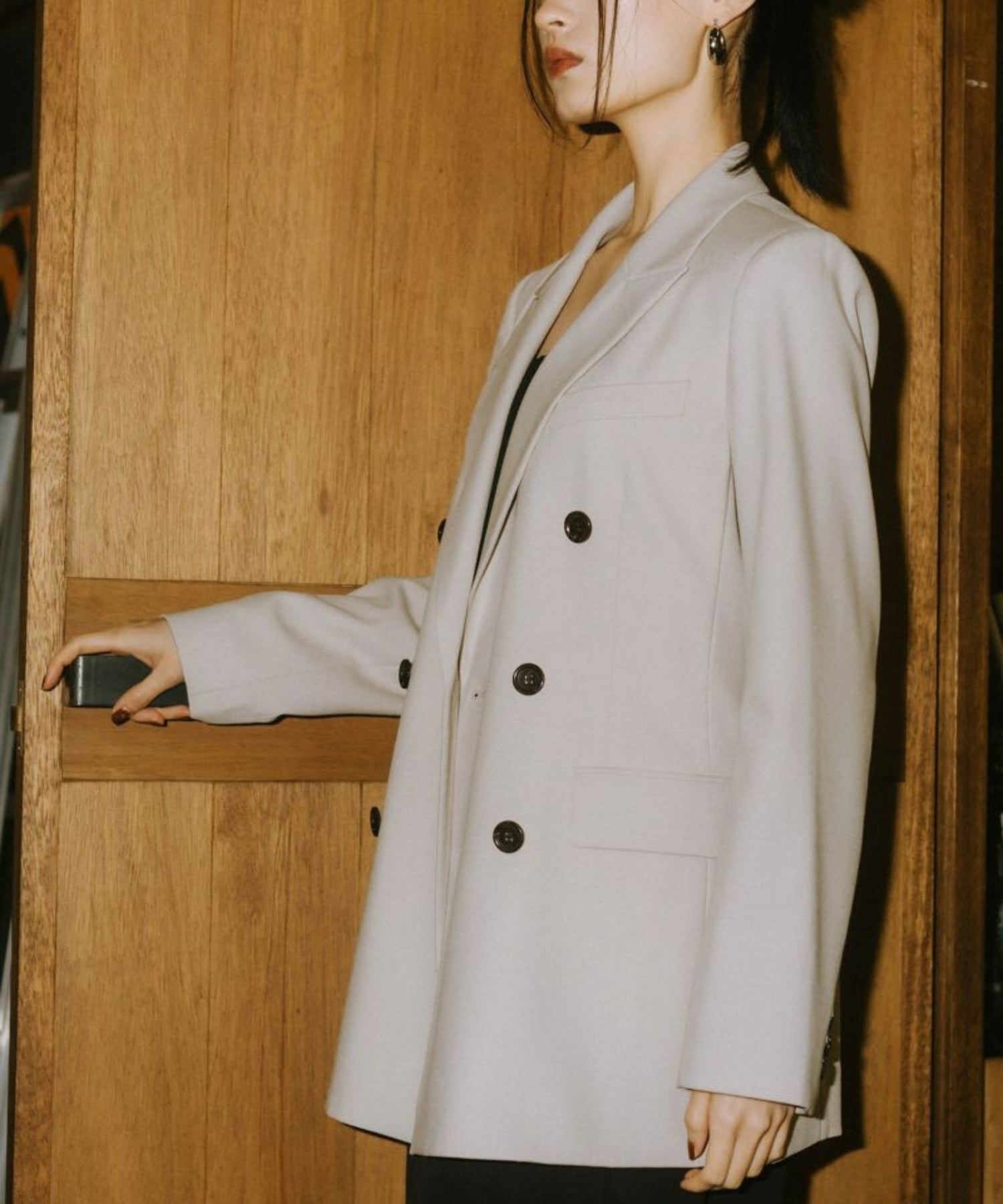 PEAKED LAPEL JACKET