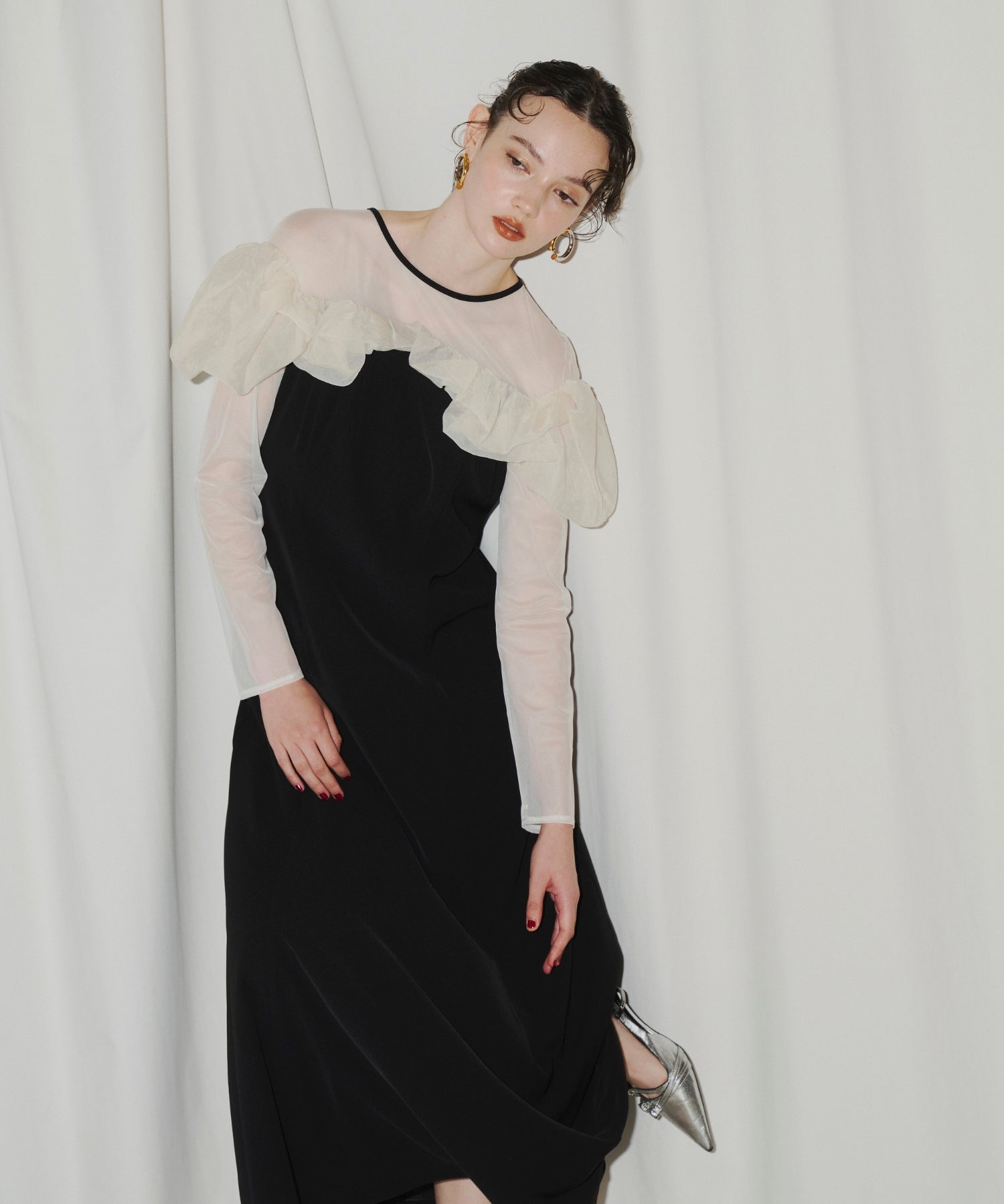 FRILLS FLARE DRESS