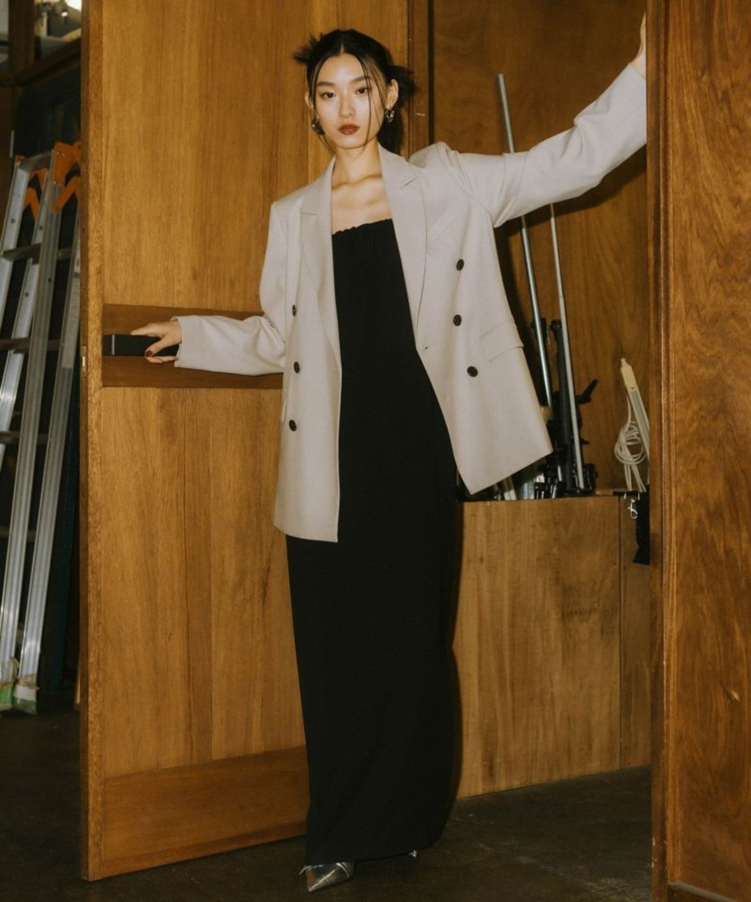 PEAKED LAPEL JACKET