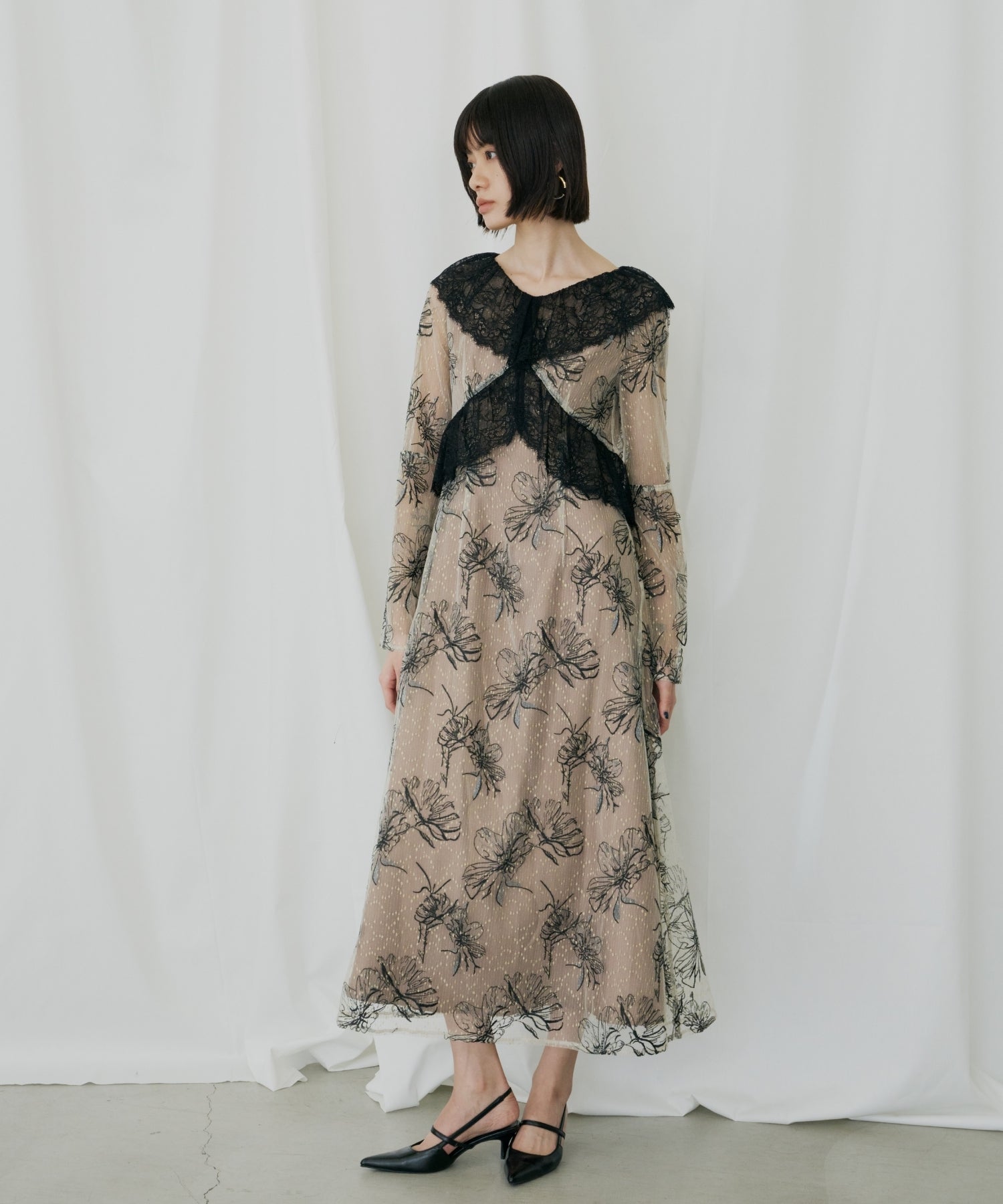 CROSS LACE FLOWER DRESS
