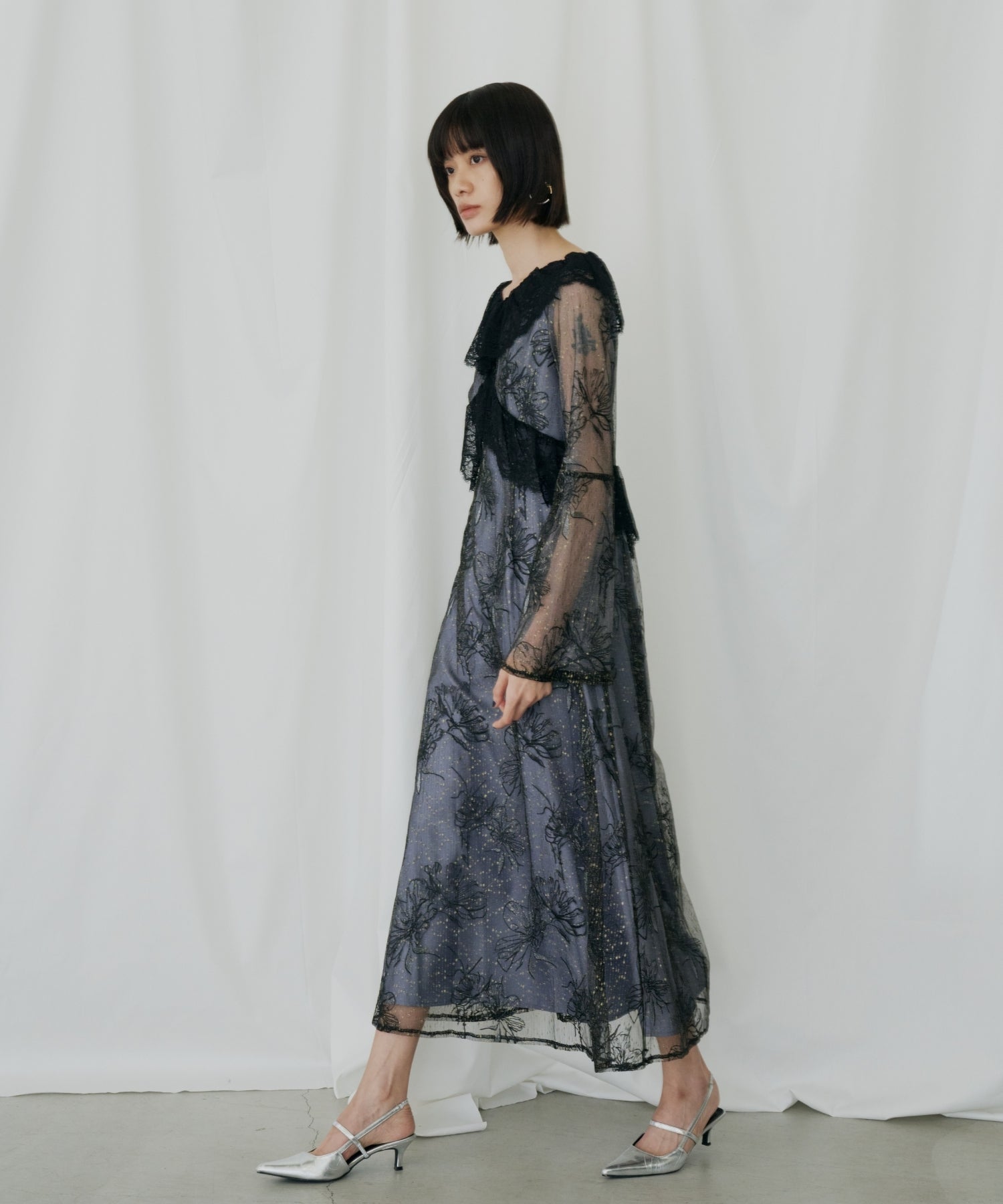 CROSS LACE FLOWER DRESS