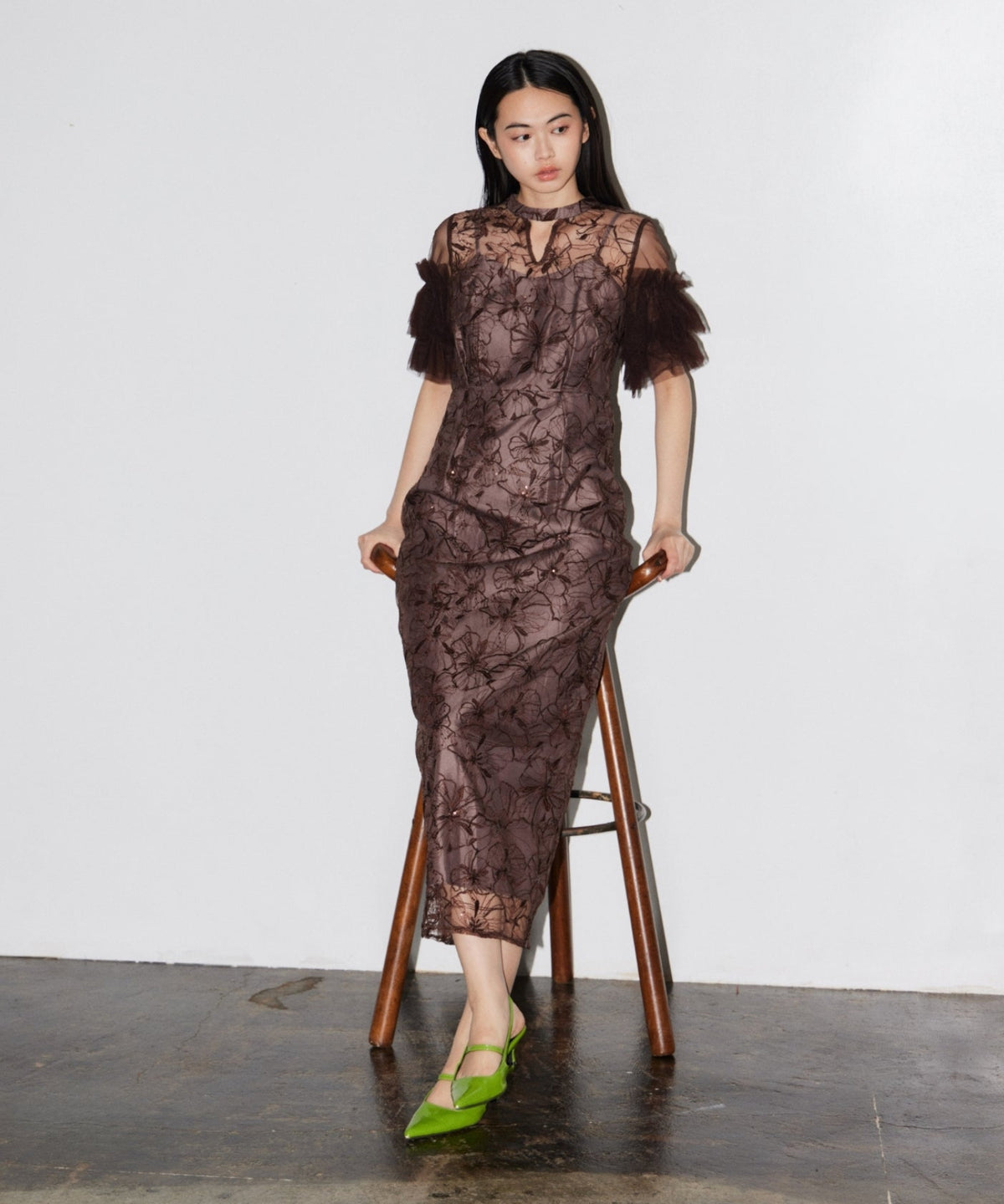 KEY NECK EMBROIDERY DRESS