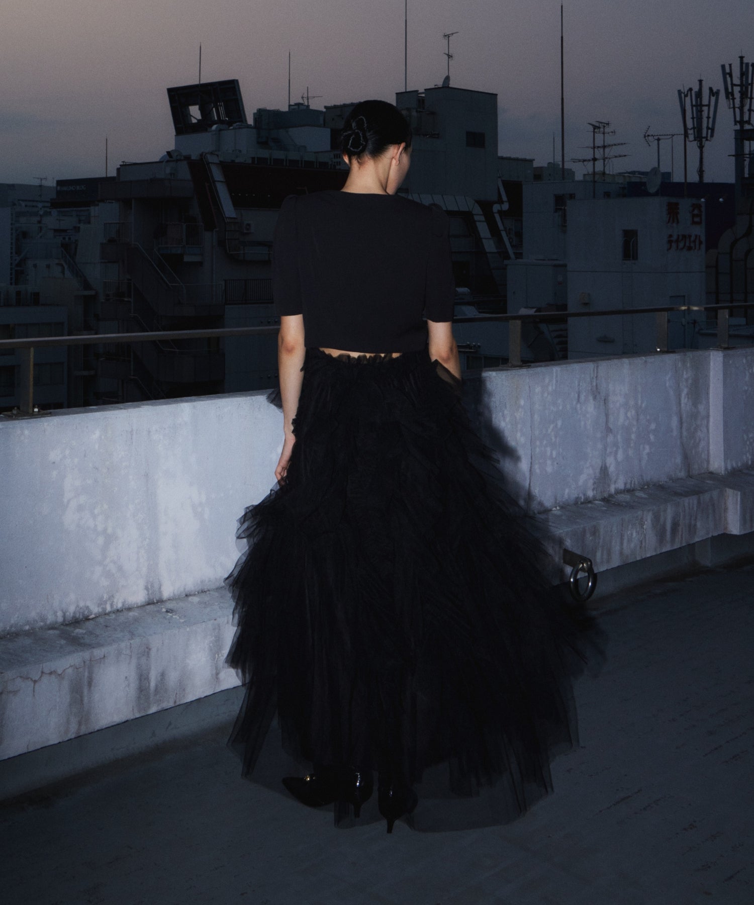 JELLYFISH DRESS ブラック 背面全身ポーズ