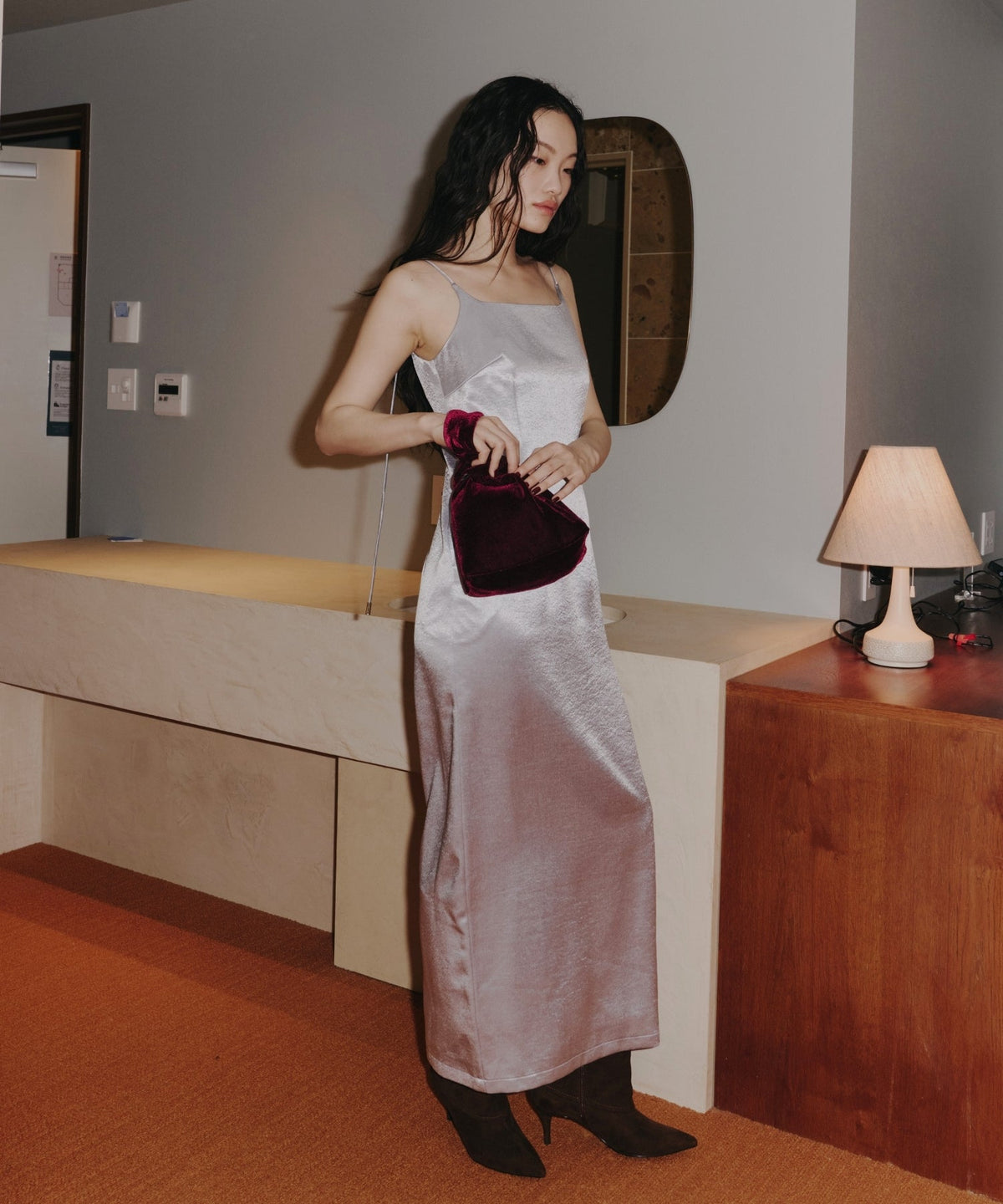 【POPUP】GLOSSY SATIN BACK RIBBON DRESS