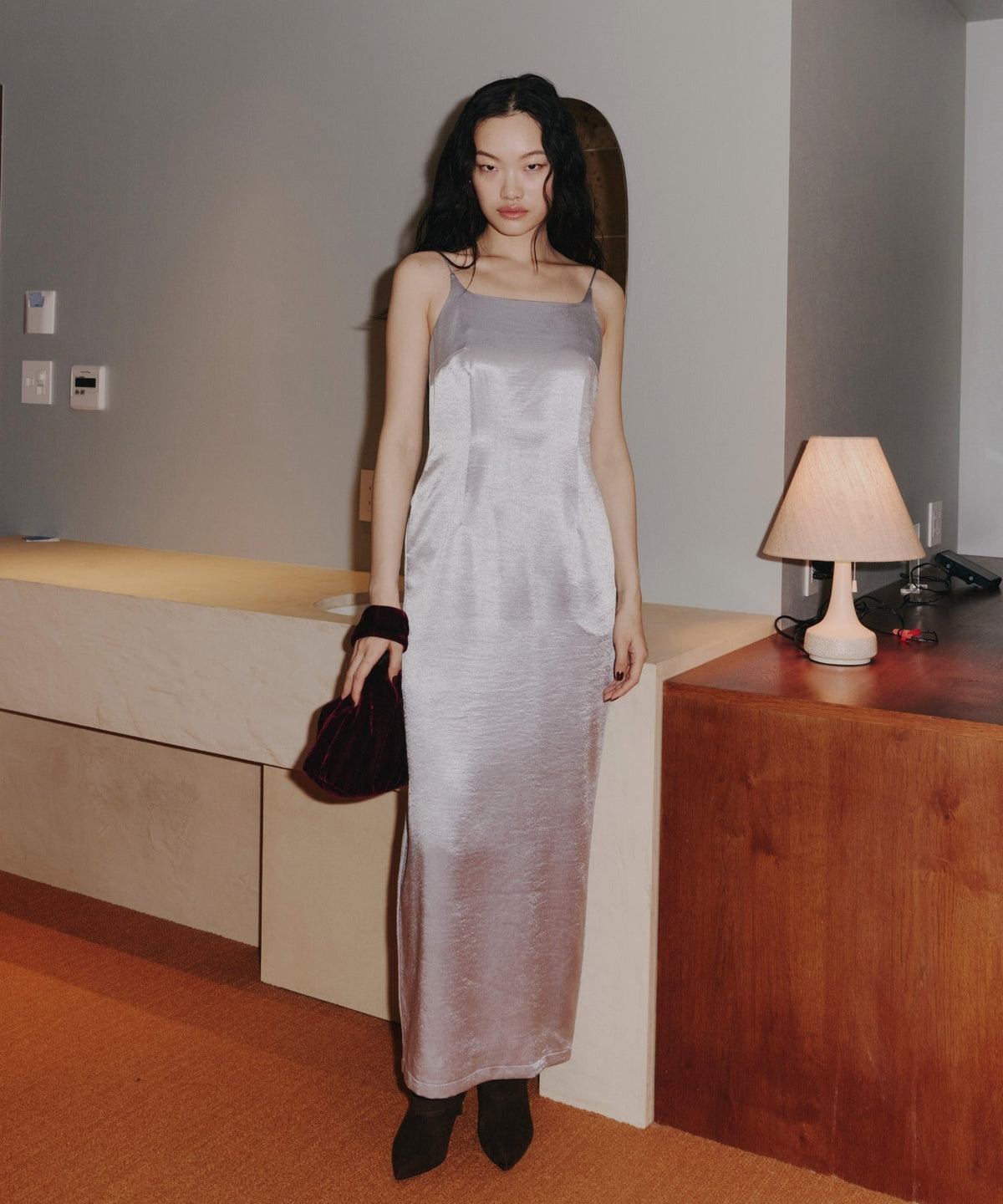 【POPUP】GLOSSY SATIN BACK RIBBON DRESS
