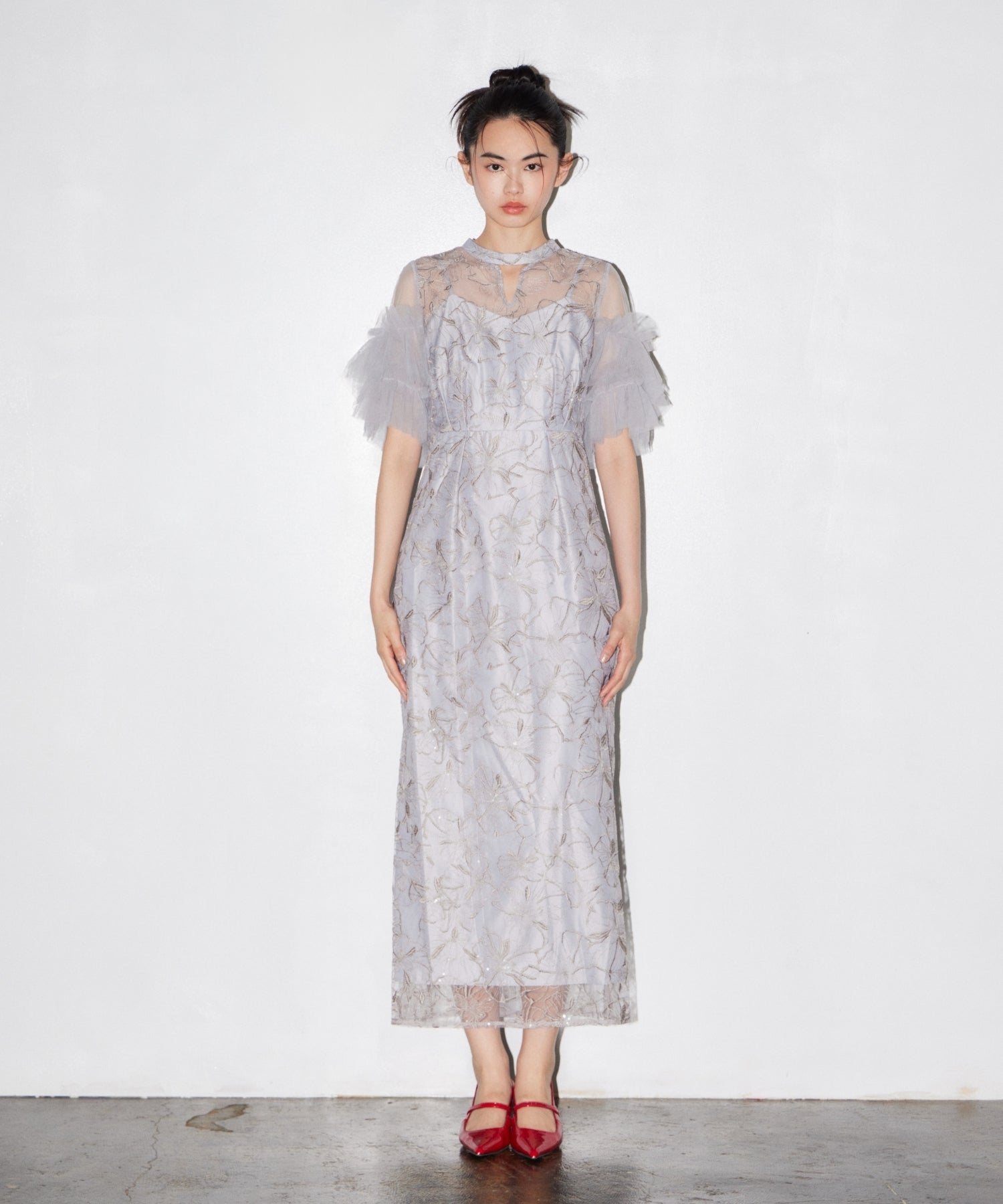 KEY NECK EMBROIDERY DRESS