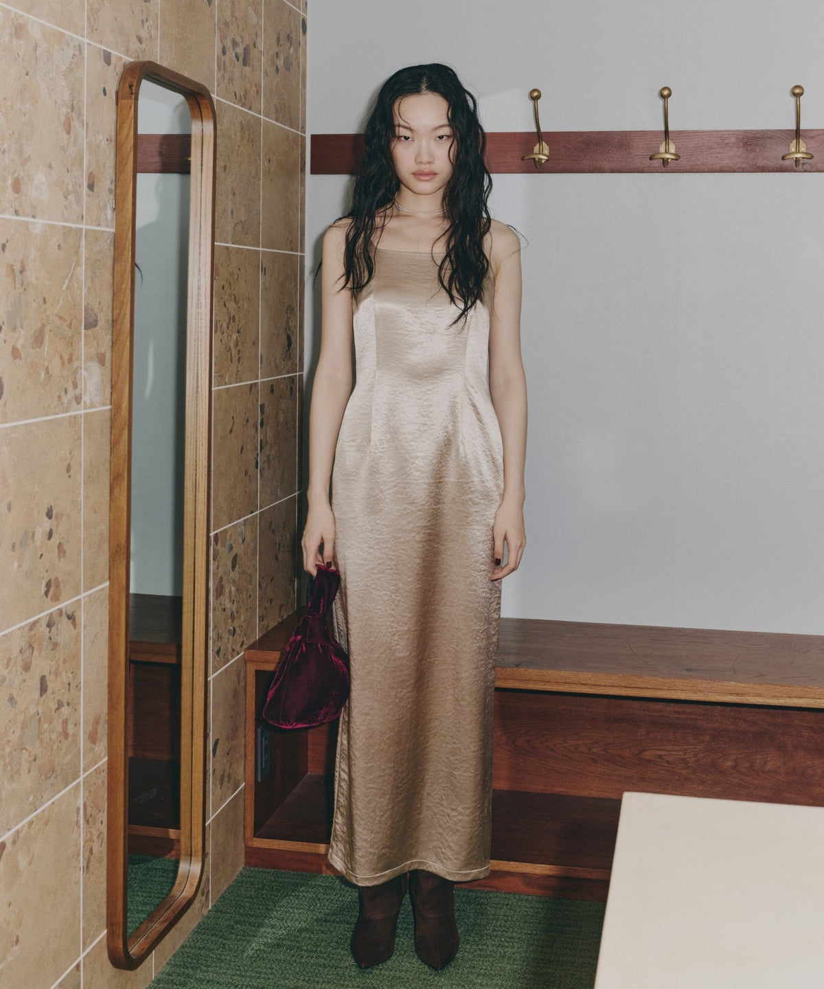 【POPUP】GLOSSY SATIN BACK RIBBON DRESS