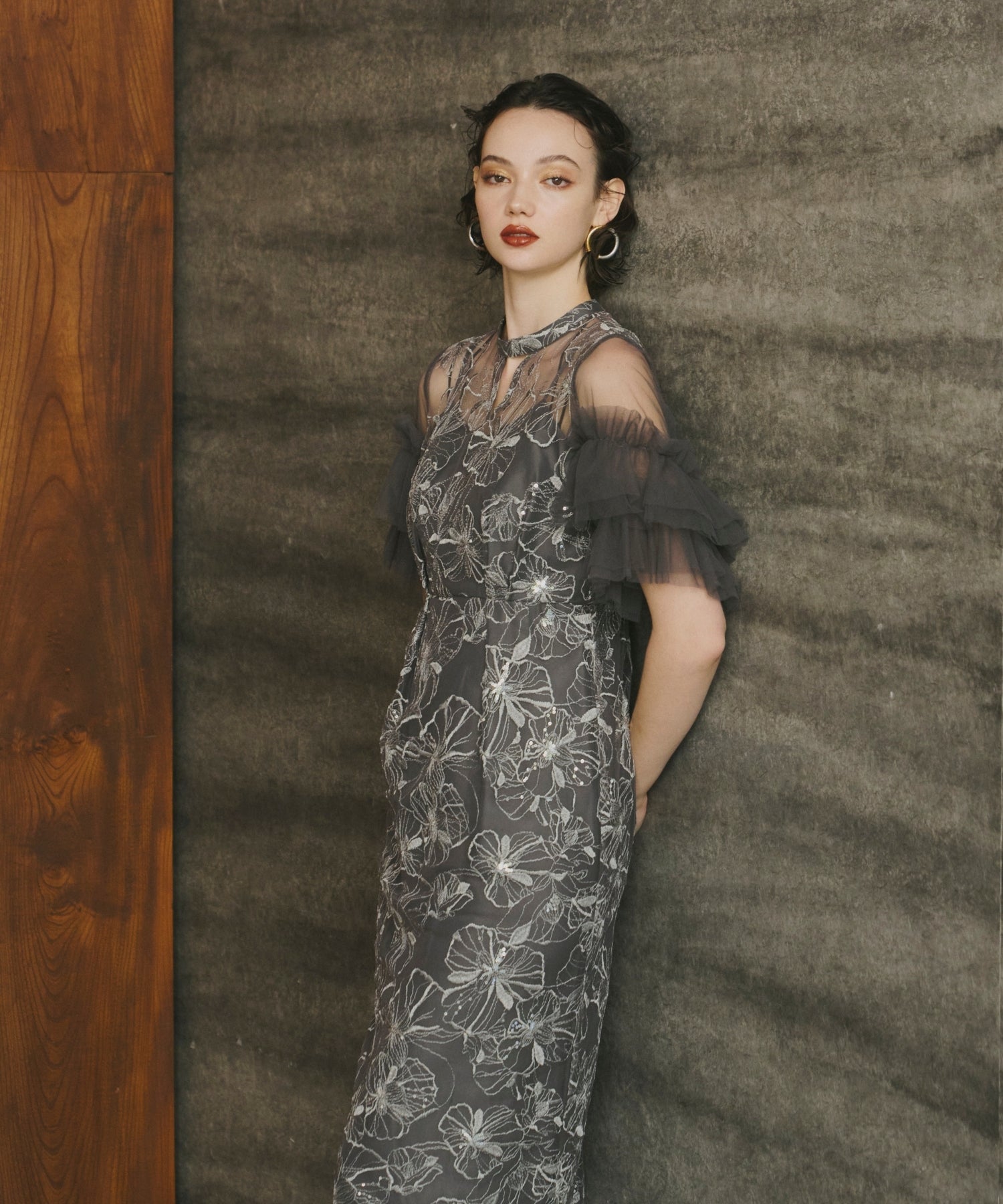 KEY NECK EMBROIDERY DRESS