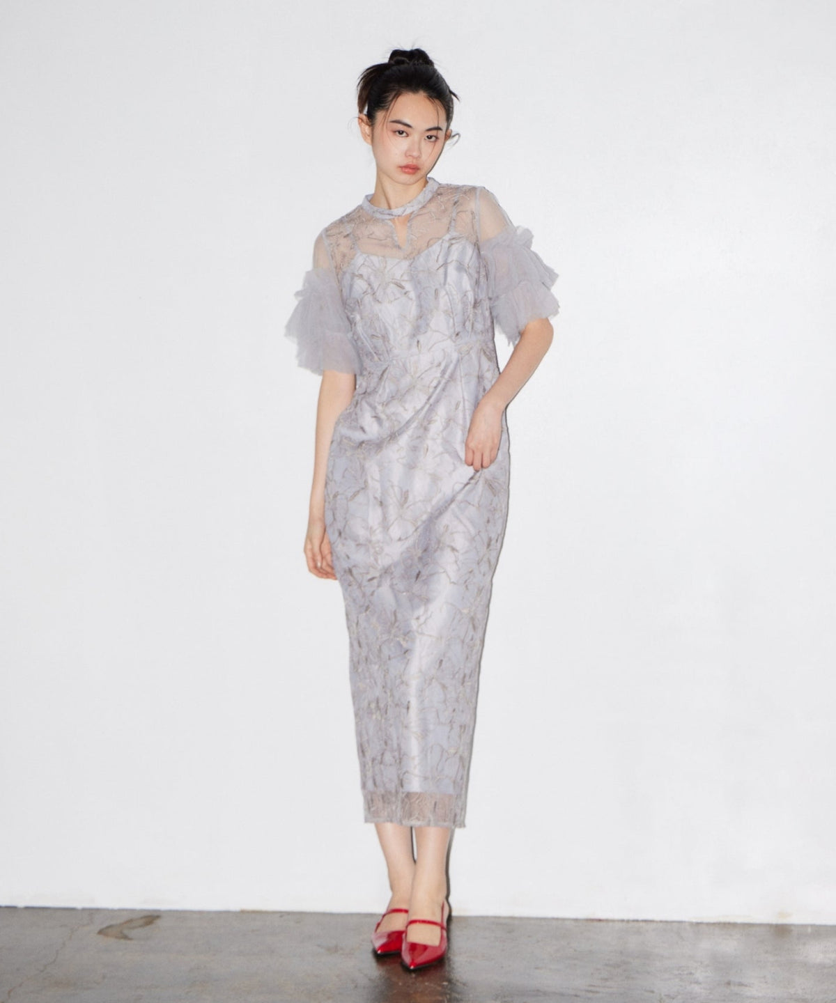 KEY NECK EMBROIDERY DRESS