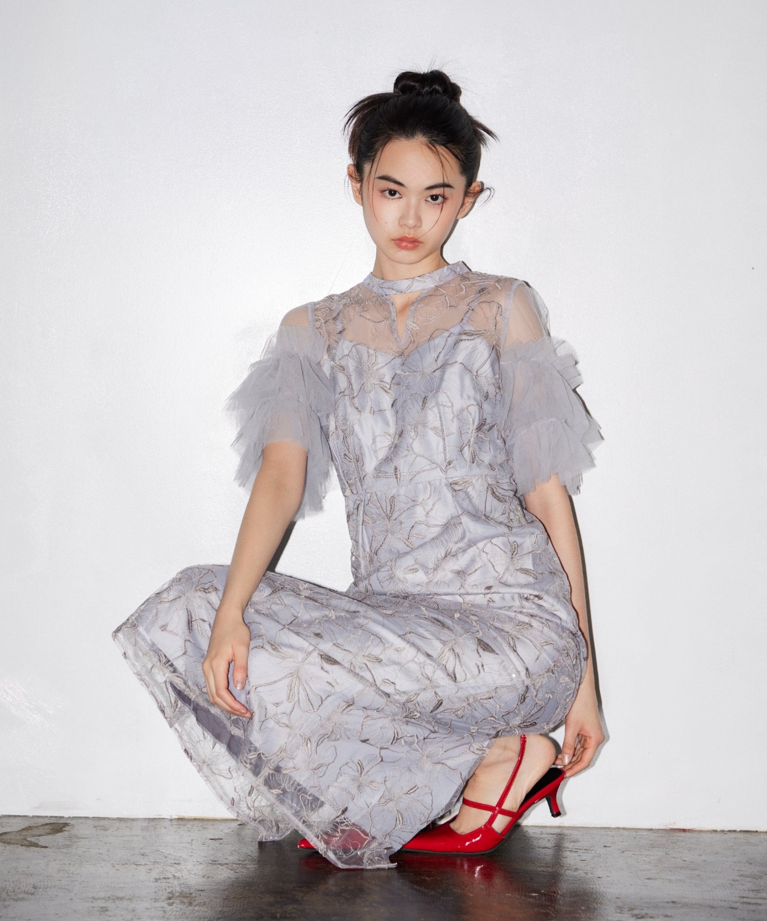 KEY NECK EMBROIDERY DRESS