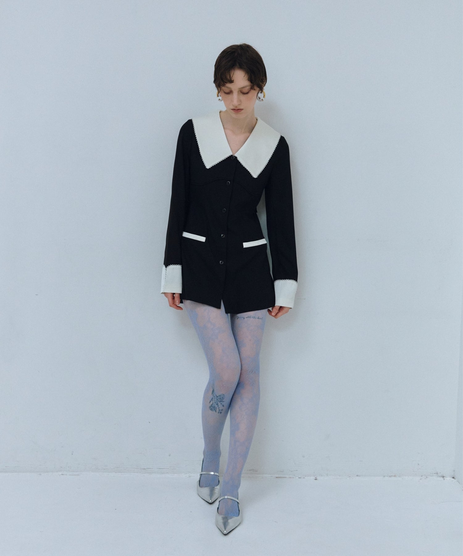 CONTRAST COLLAR SET UP DRESS