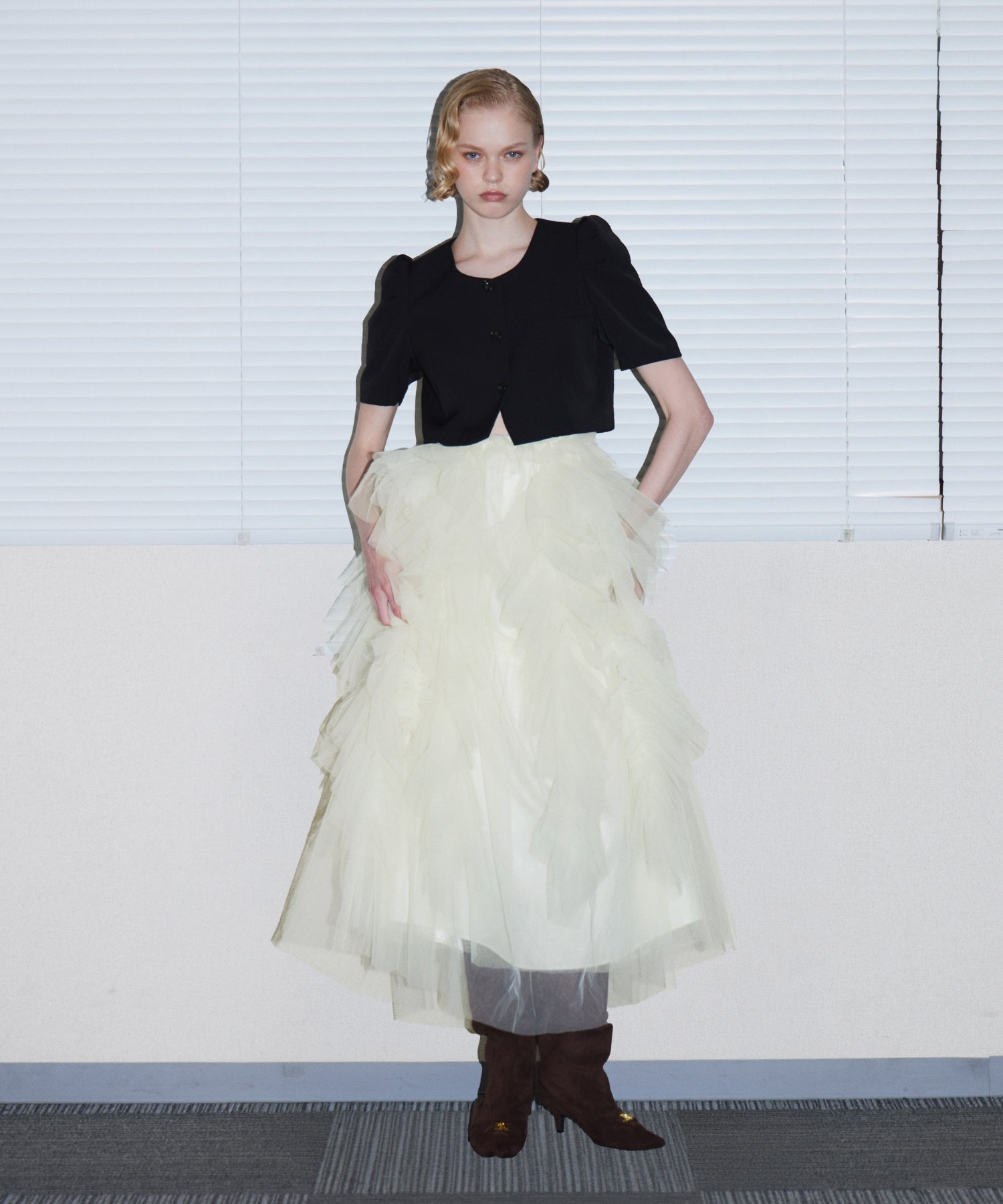 JELLYFISH DRESS アイボリーブラック 正面全着用ポーズ