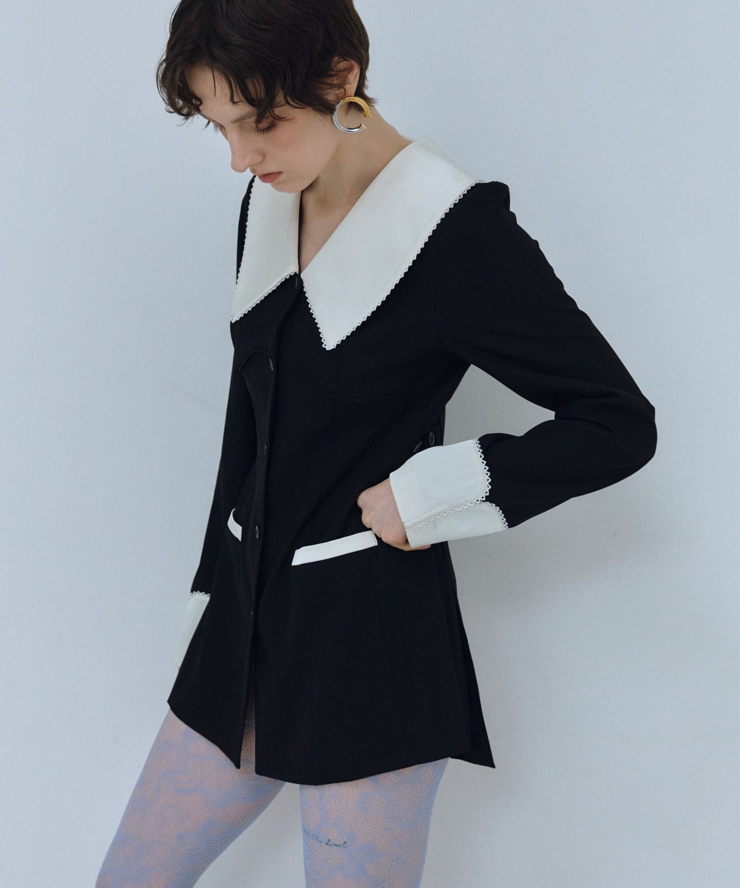 CONTRAST COLLAR SET UP DRESS