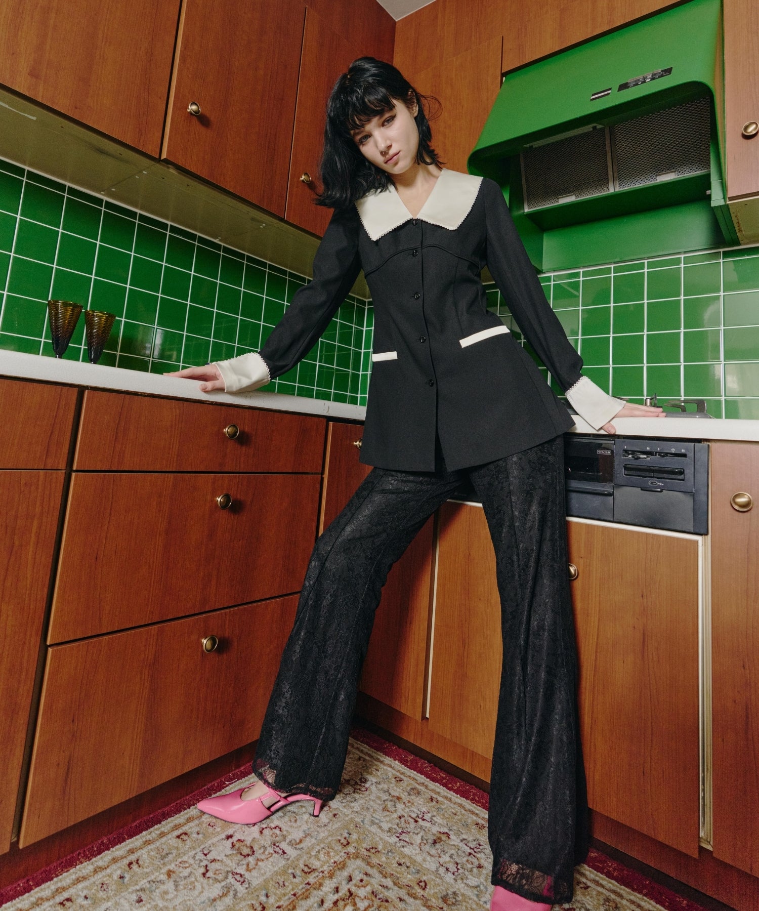 CONTRAST COLLAR SET UP DRESS