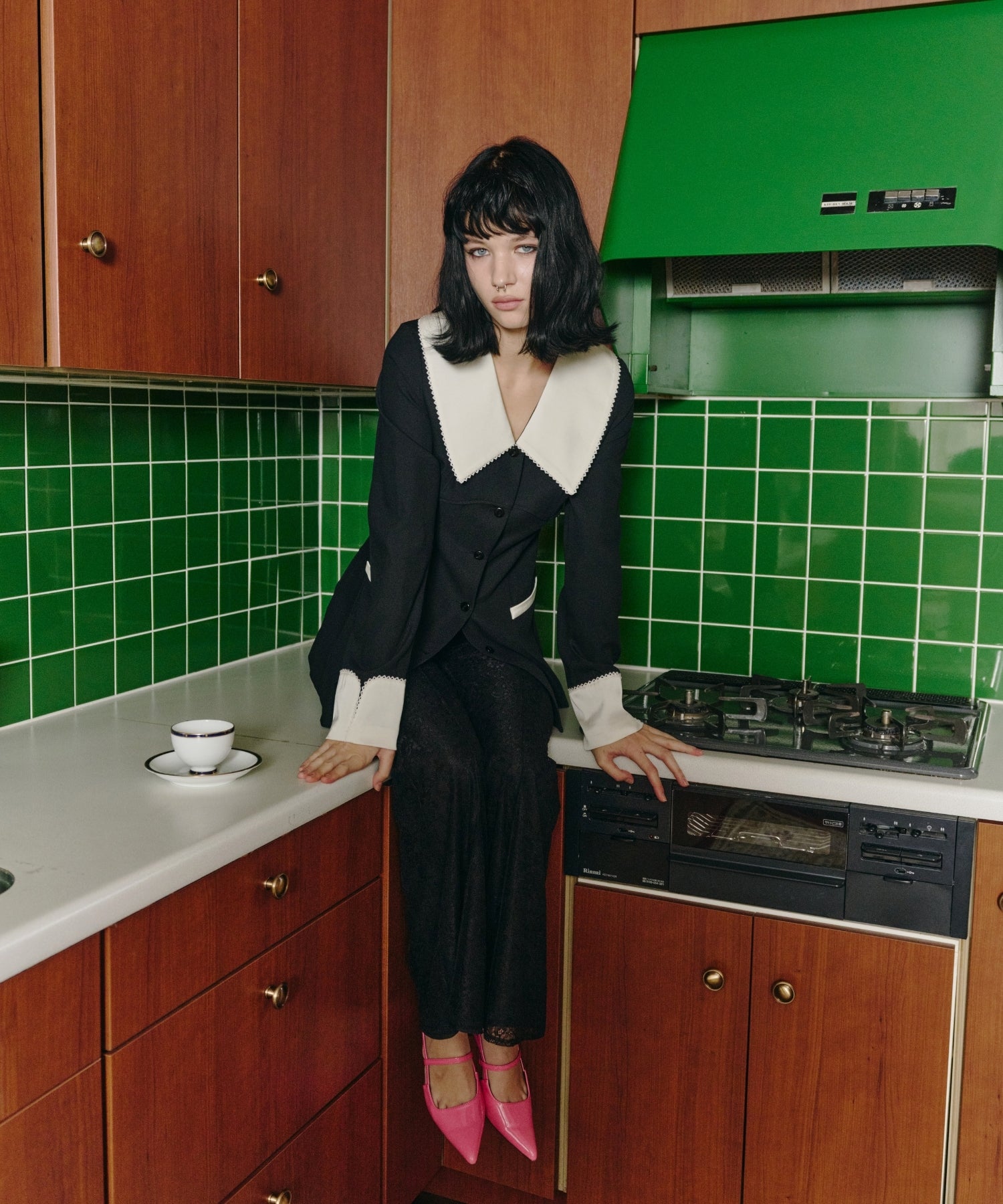 CONTRAST COLLAR SET UP DRESS