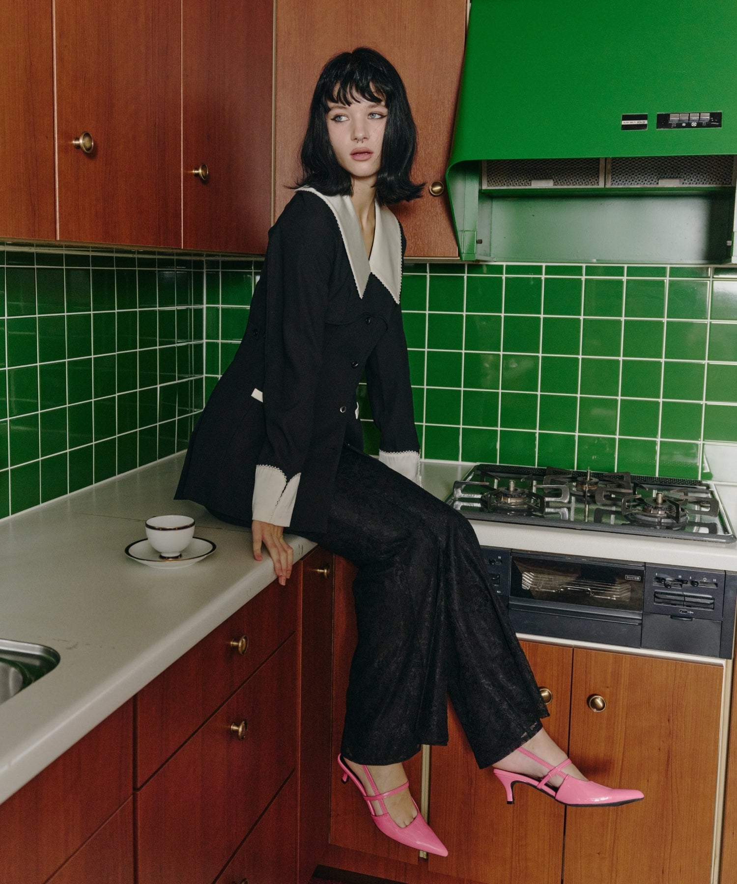 CONTRAST COLLAR SET UP DRESS