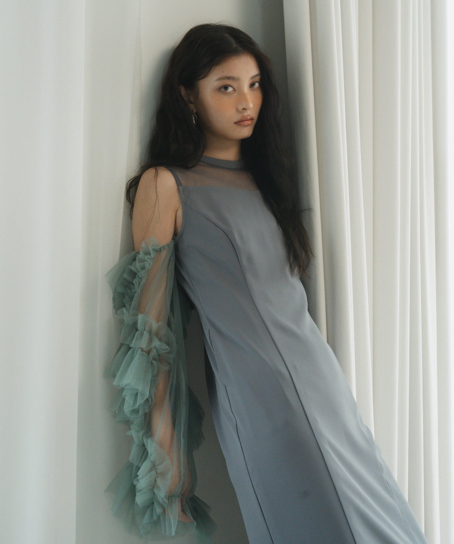 DETACHED SLEEVE DRESS