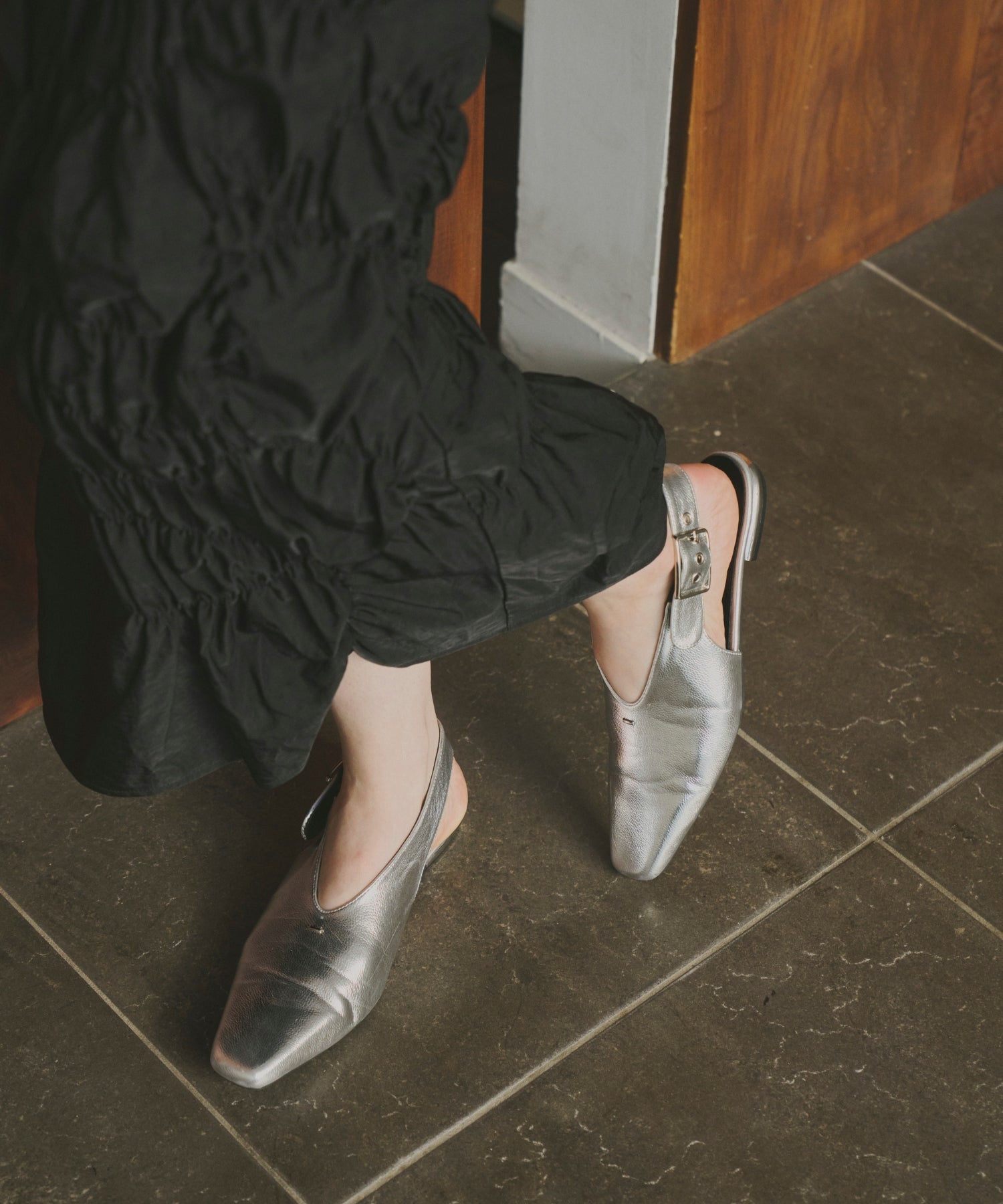 BUCKLE STRAP FLAT SHOES