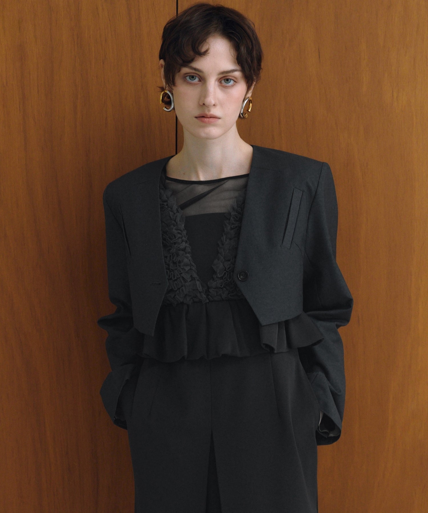 SLASH POCKETS CROPPED JACKET
