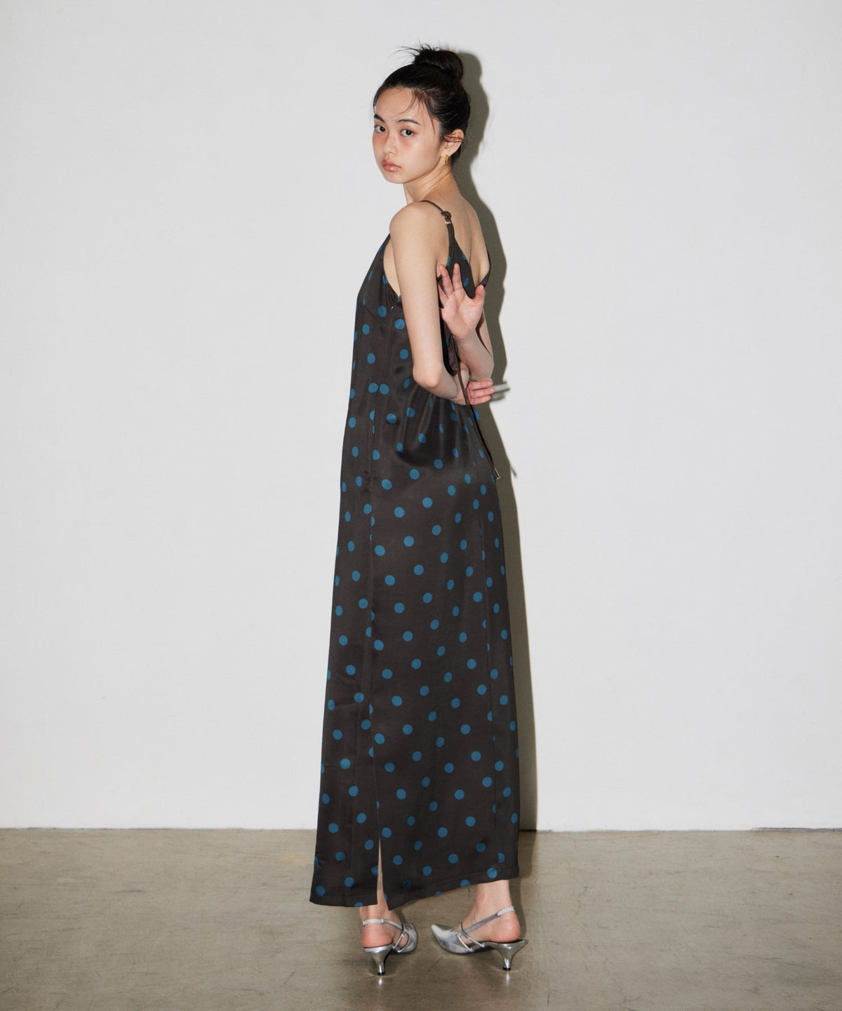 【POPUP】MINIMAL DOT SATIN DRESS