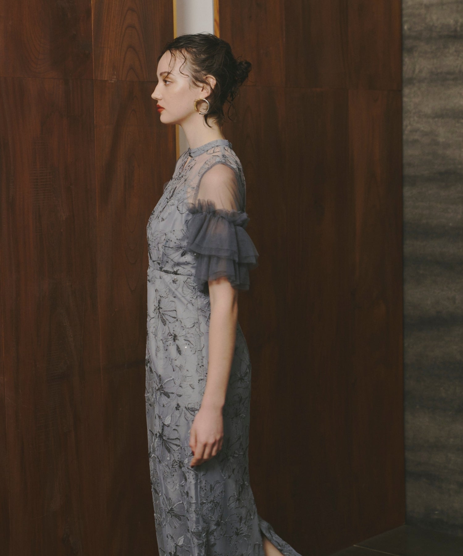 KEY NECK EMBROIDERY DRESS