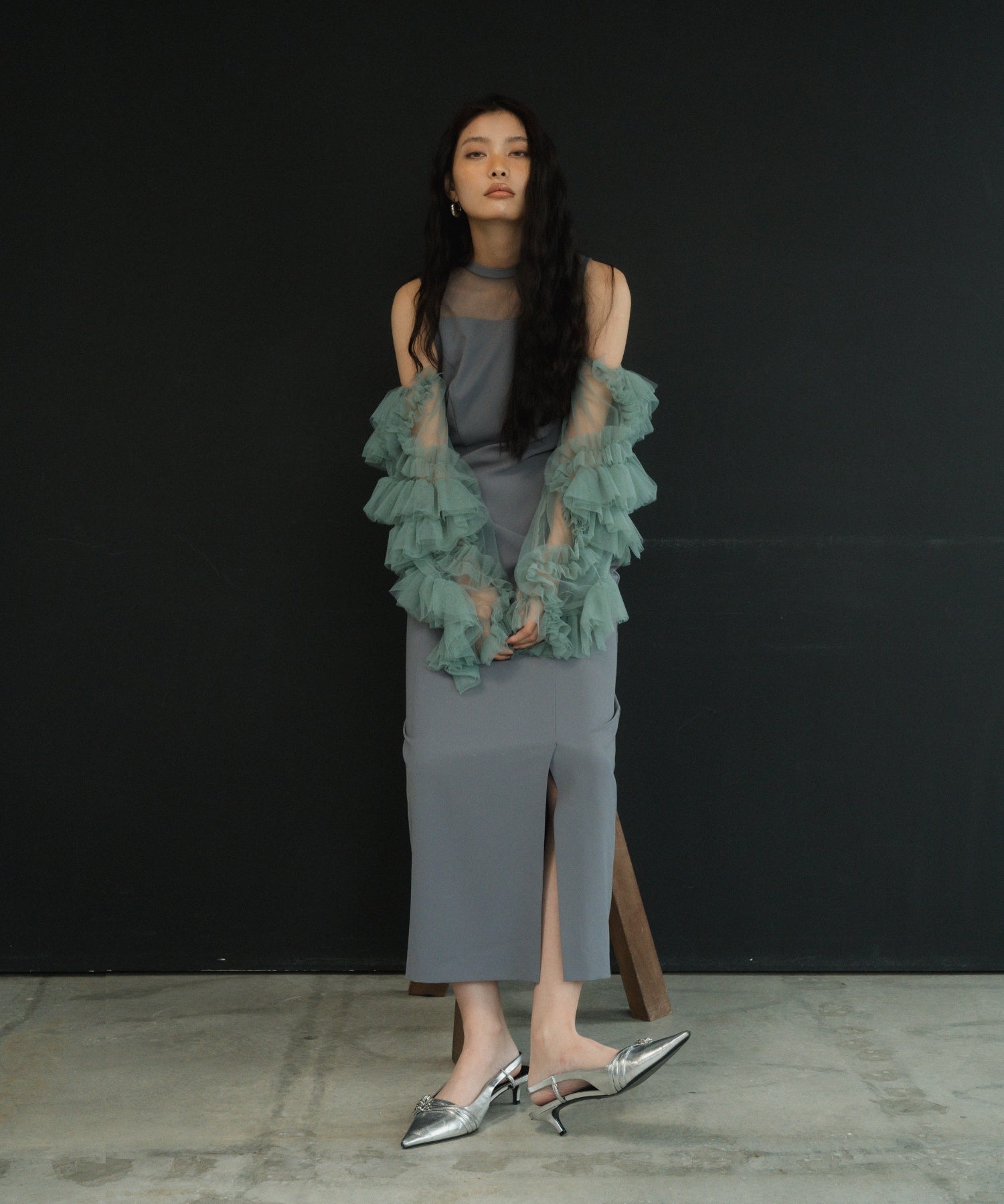 DETACHED SLEEVE DRESS