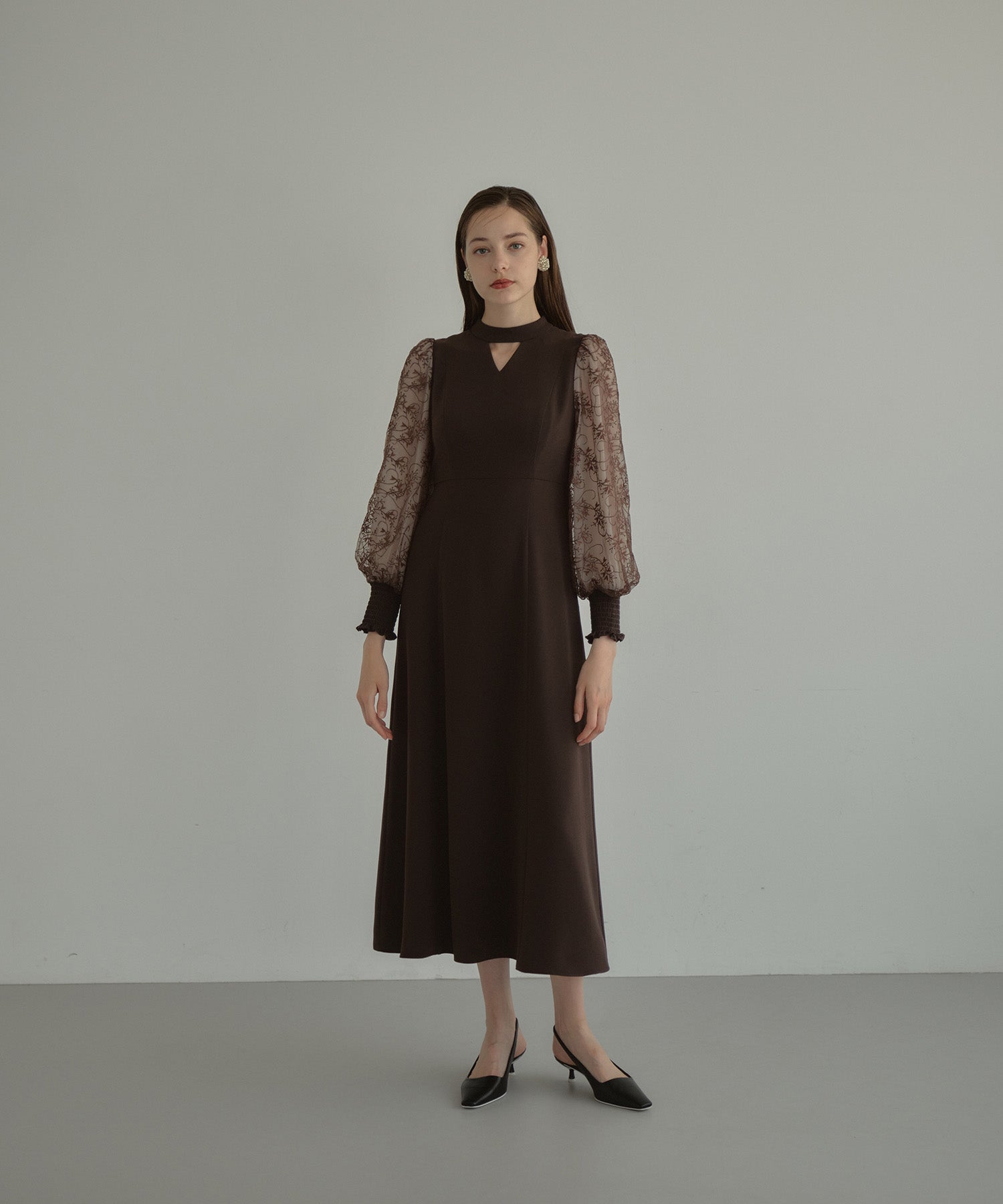 SLEEVE EMBROIDERY DRESS