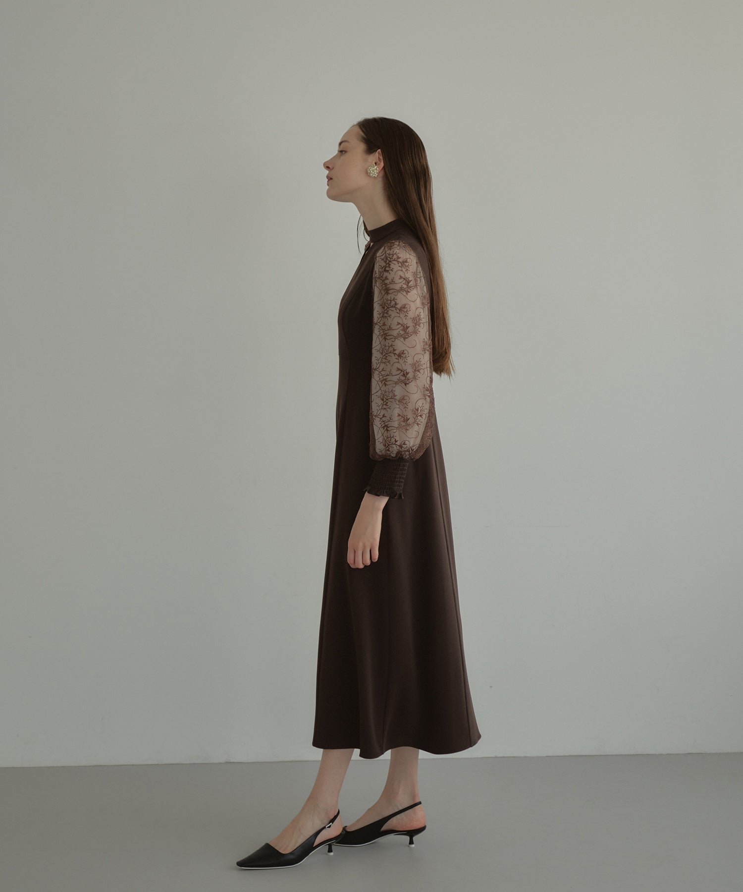 SLEEVE EMBROIDERY DRESS