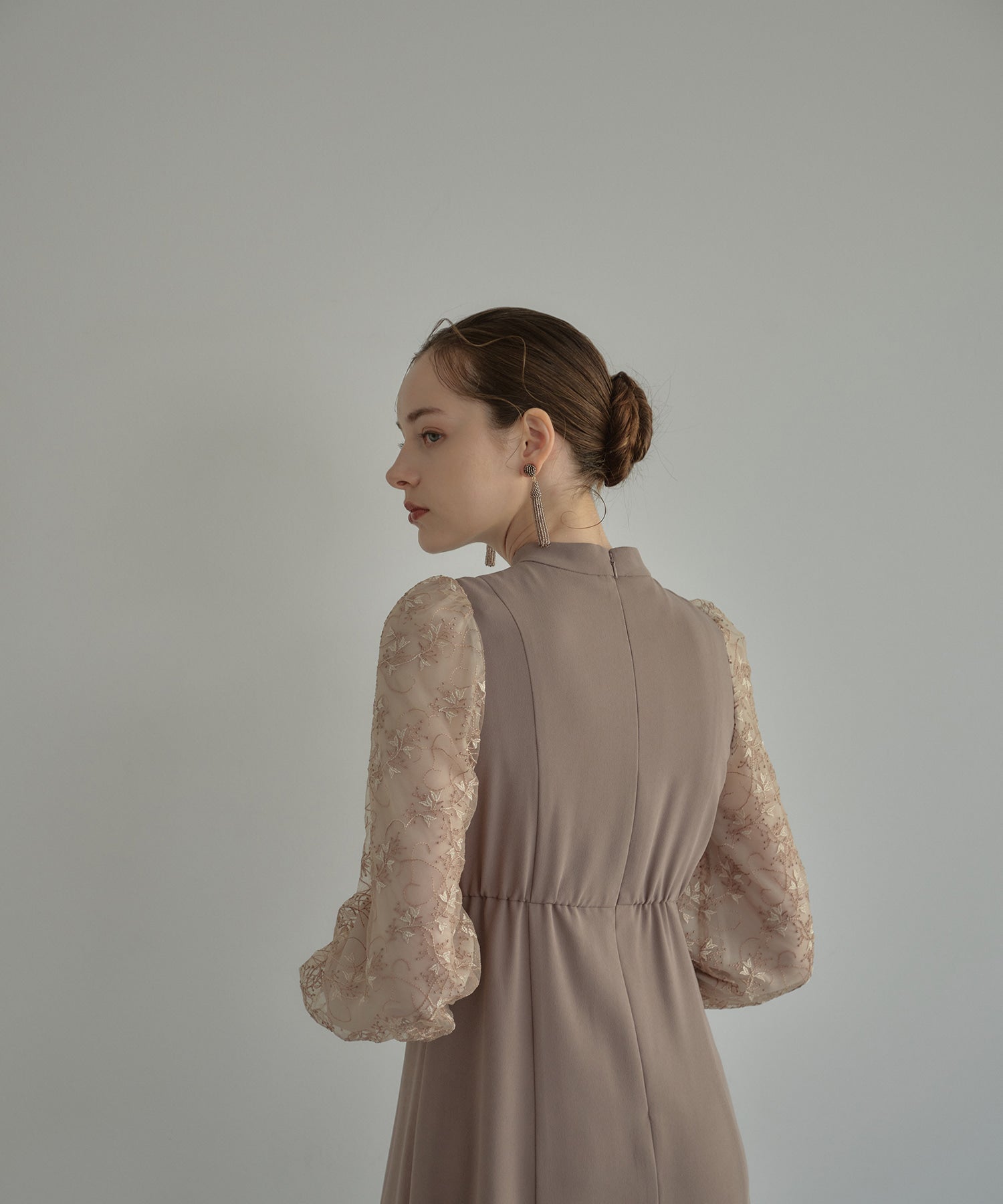 SLEEVE EMBROIDERY DRESS