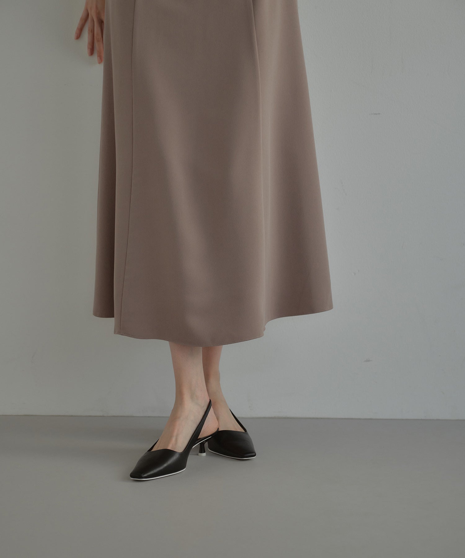 SLEEVE EMBROIDERY DRESS