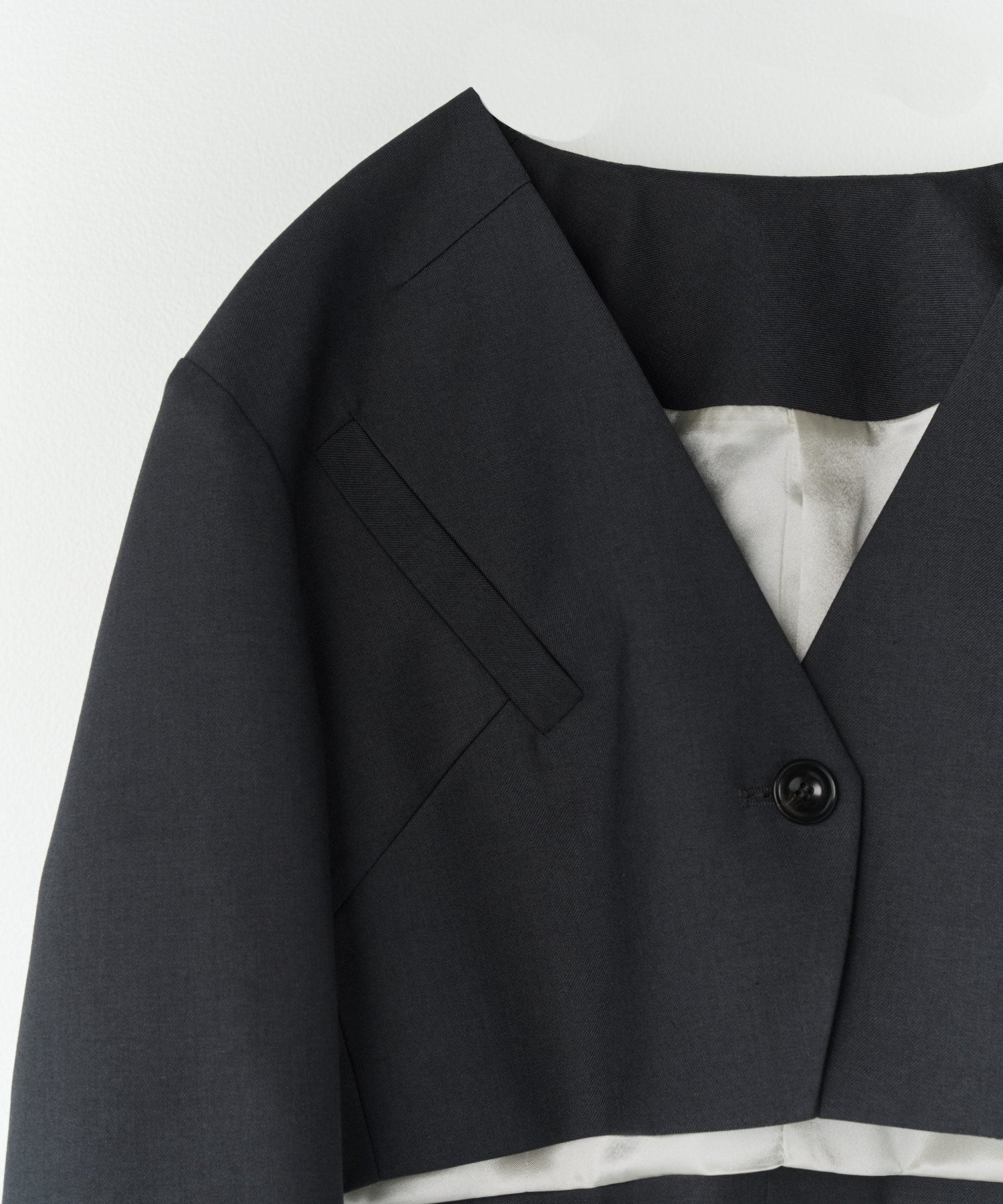 SLASH POCKETS CROPPED JACKET