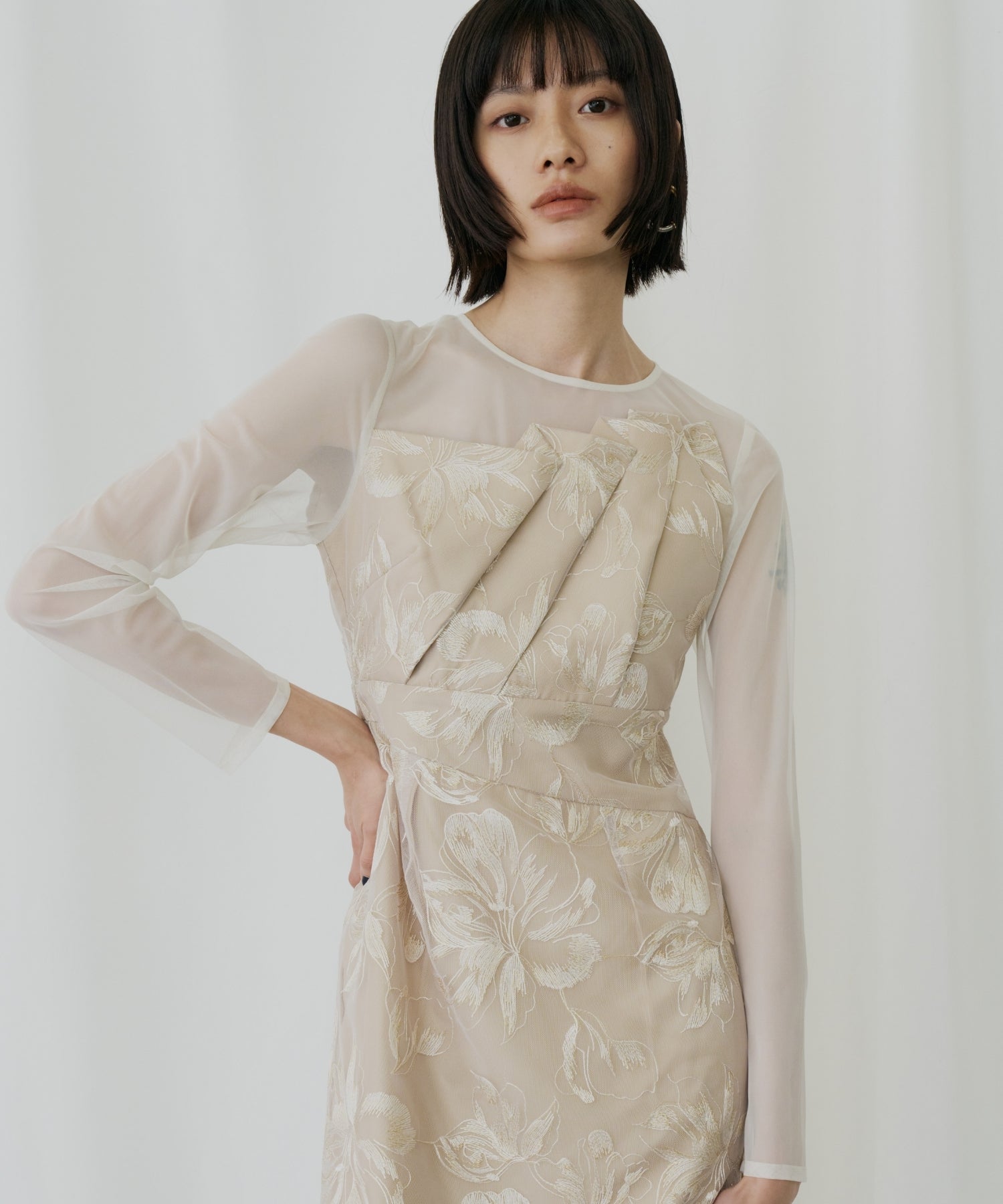 PLEATED FRONT FLOWER DRESS