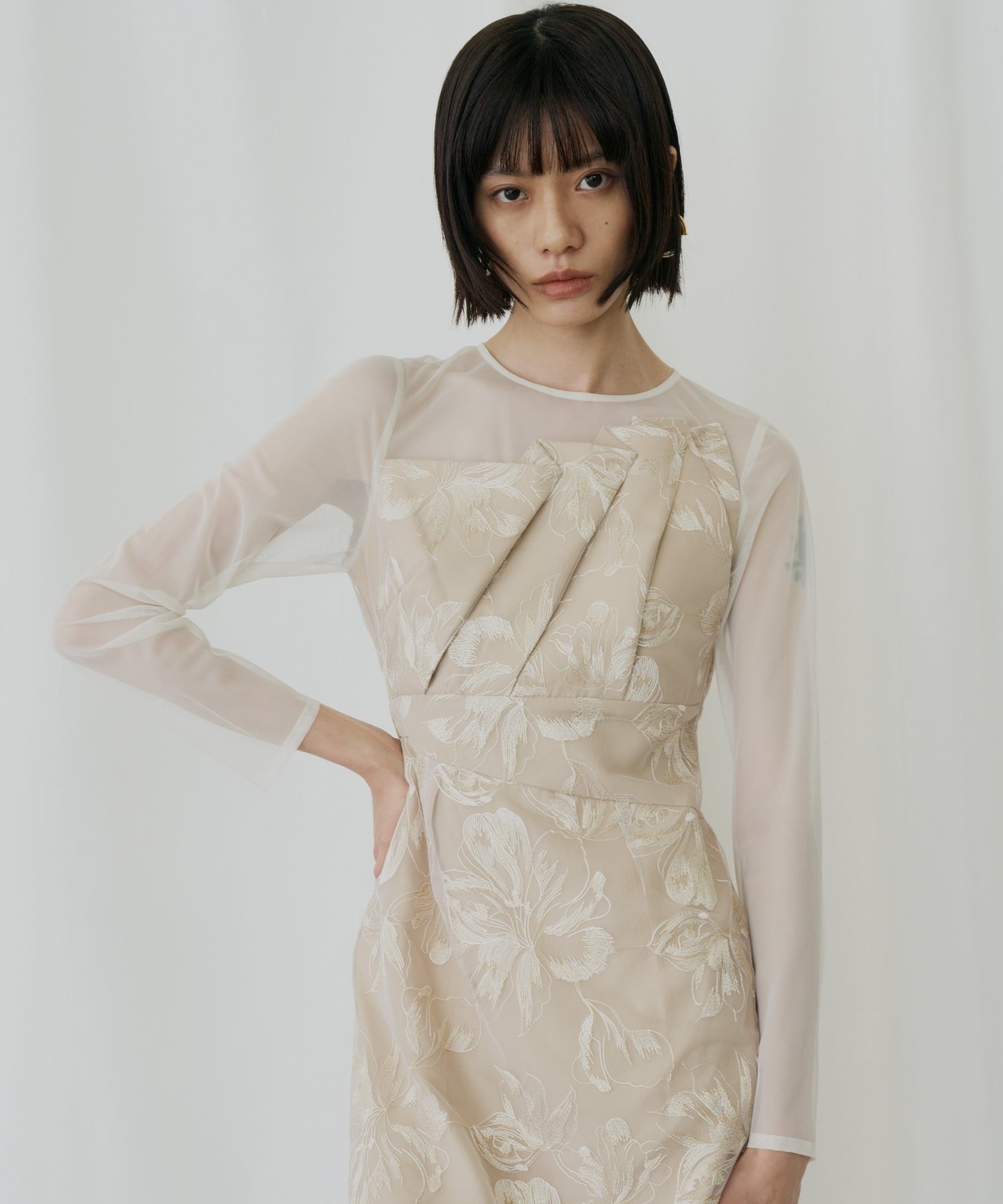 PLEATED FRONT FLOWER DRESS