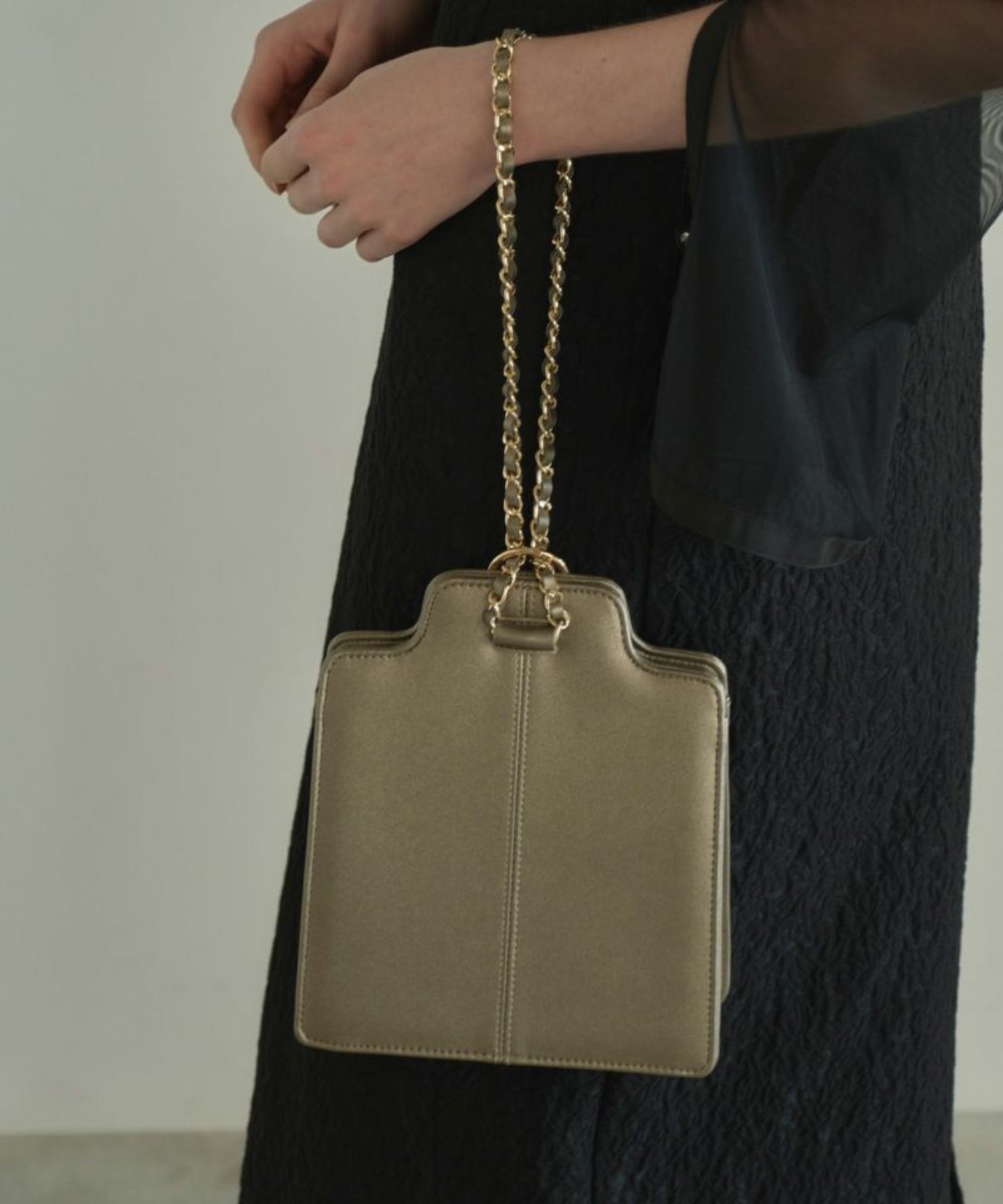 ONE HANDLE SQUARE BAG