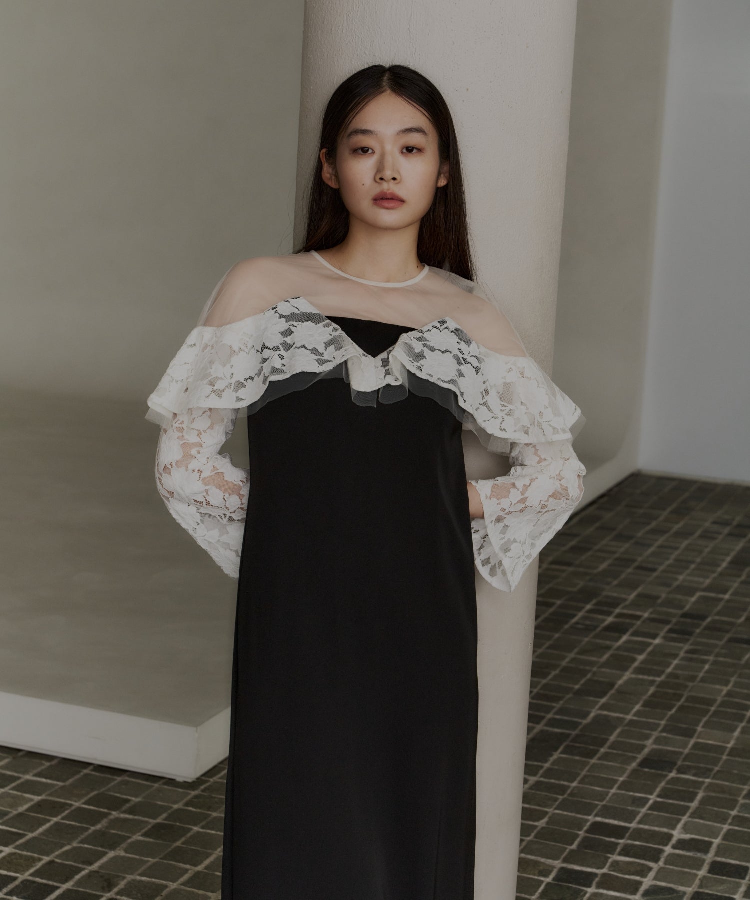 LACE RAFFLE DRESS