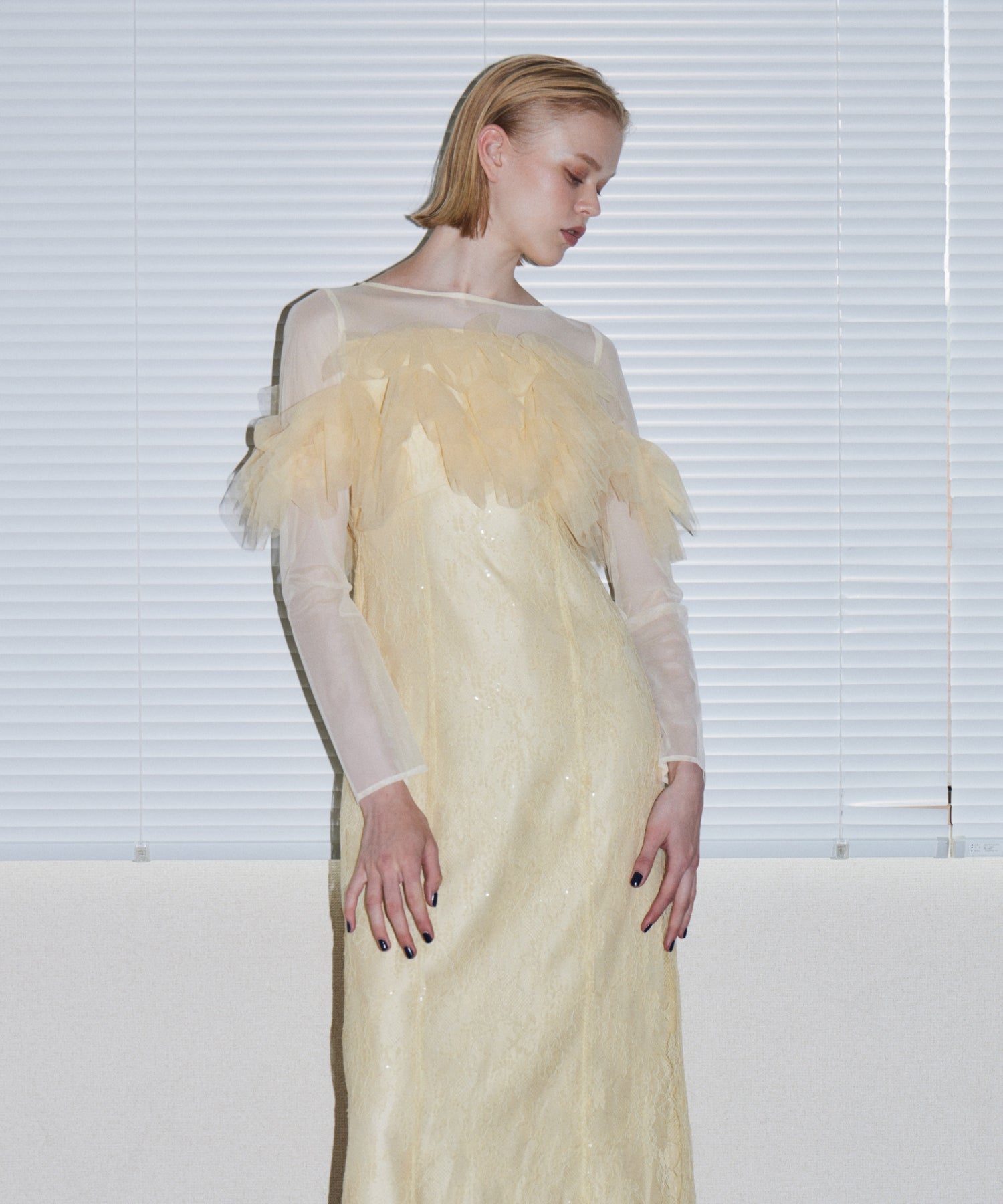 TULLE SPARKLE DRESS イエロー 正面アップポーズ