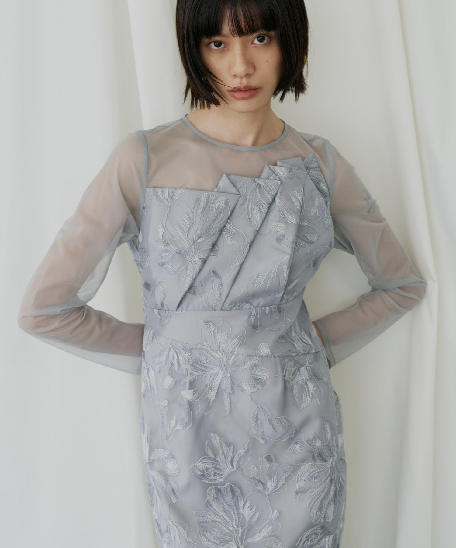 PLEATED FRONT FLOWER DRESS