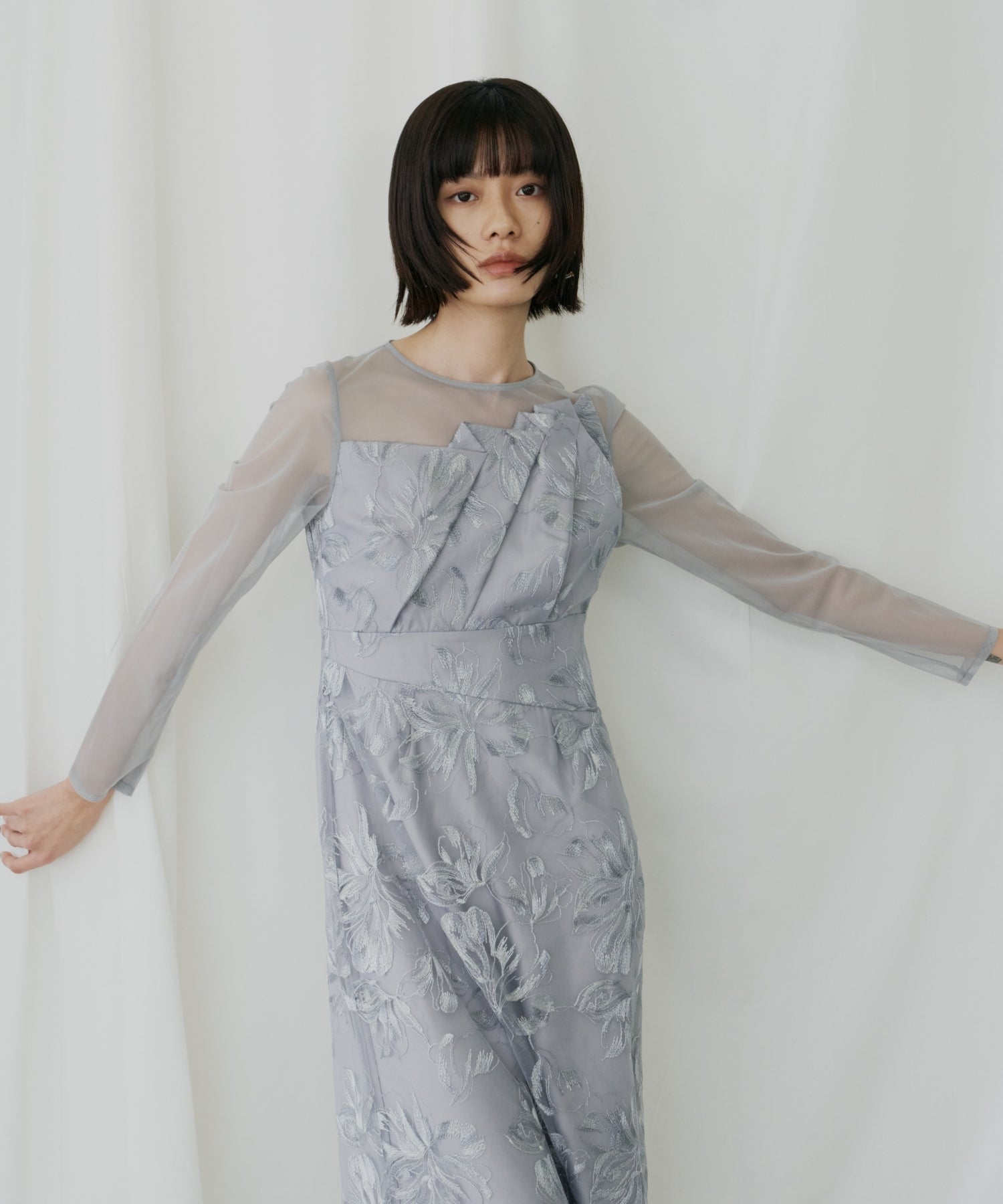 PLEATED FRONT FLOWER DRESS