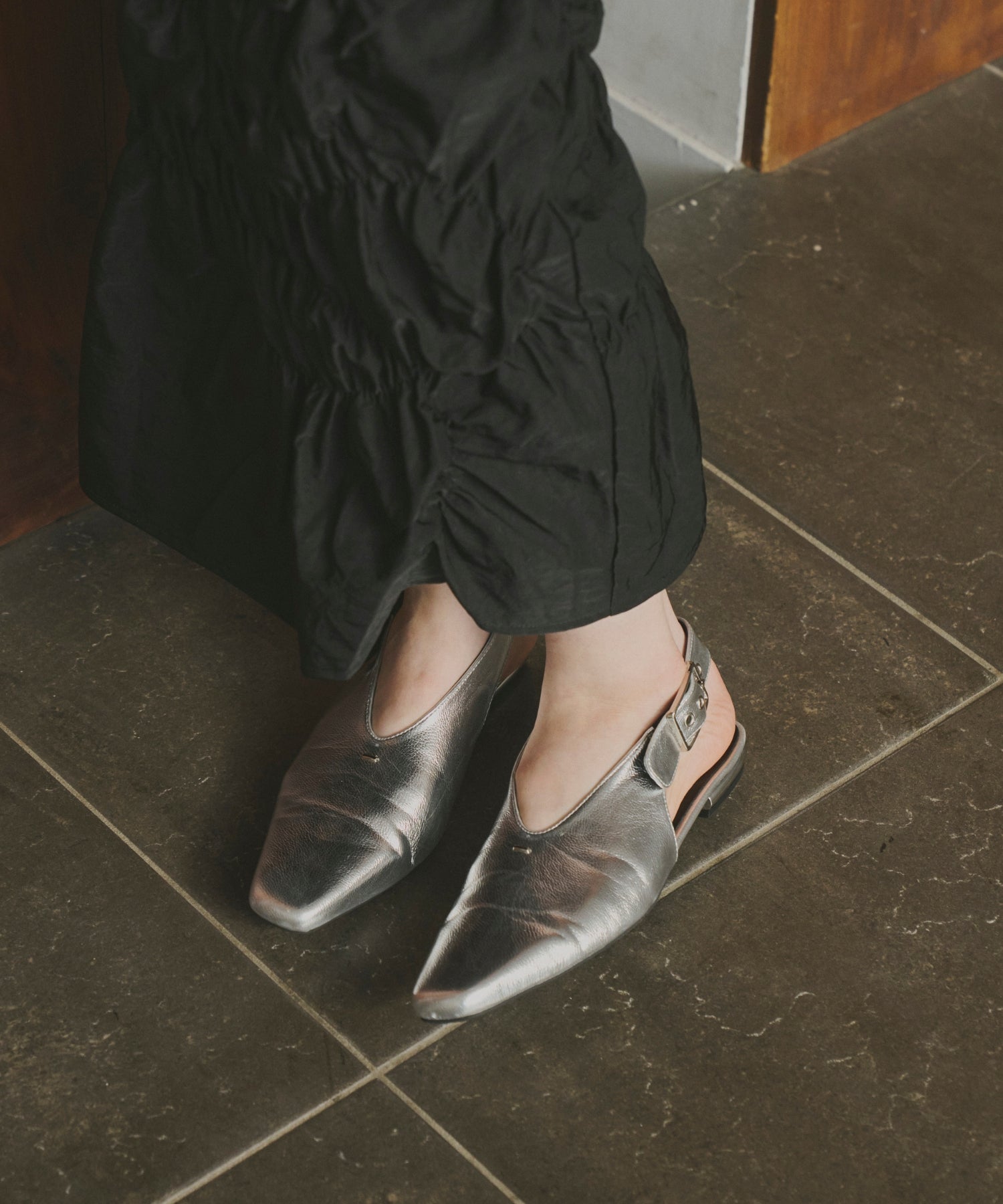 BUCKLE STRAP FLAT SHOES