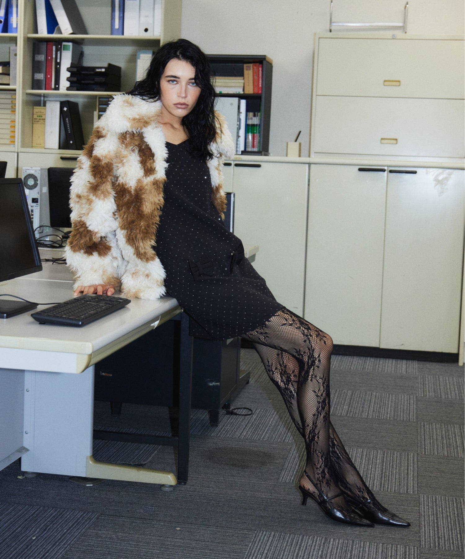 BLOOM PATTERN TIGHTS ブラック 着用画像