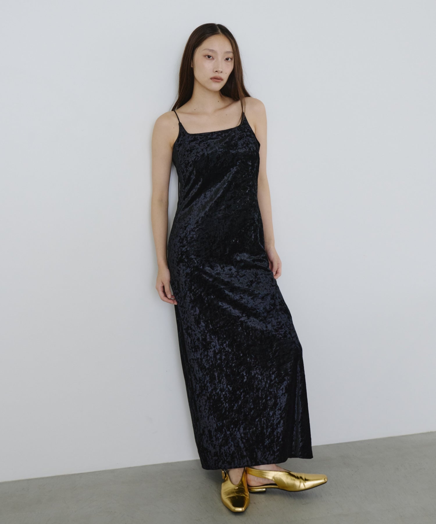 CURVED SQUARE VELOUR DRESS