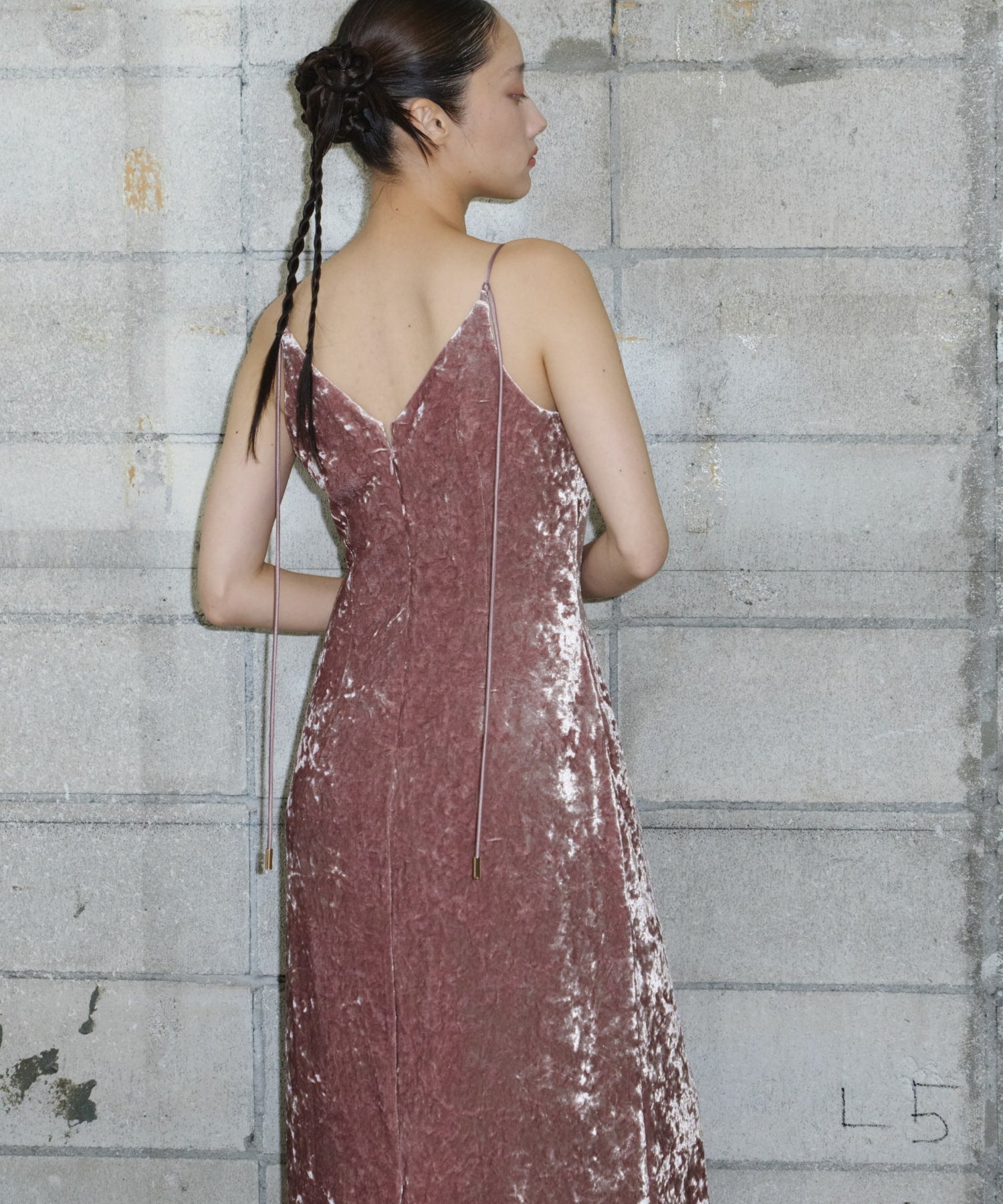 CURVED SQUARE VELOUR DRESS
