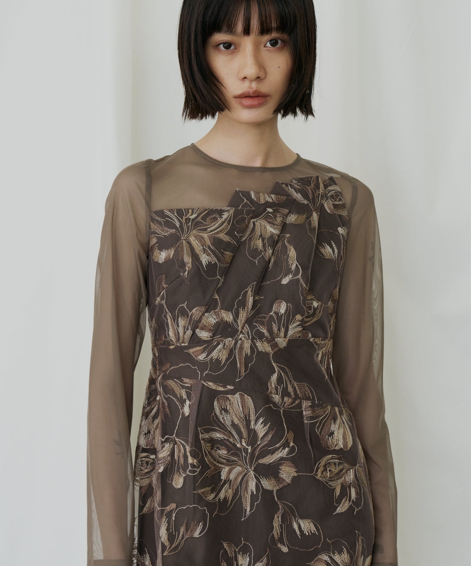PLEATED FRONT FLOWER DRESS
