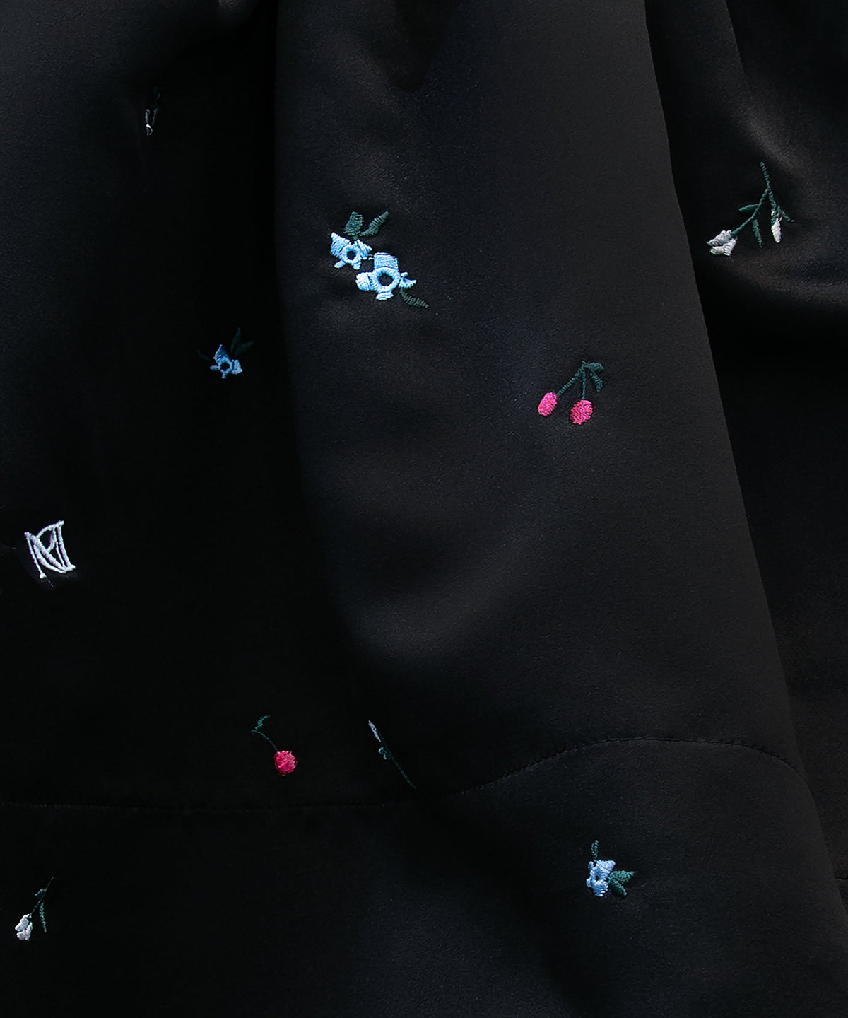 【POPUP】ASYMMETRY RIBBON SET UP