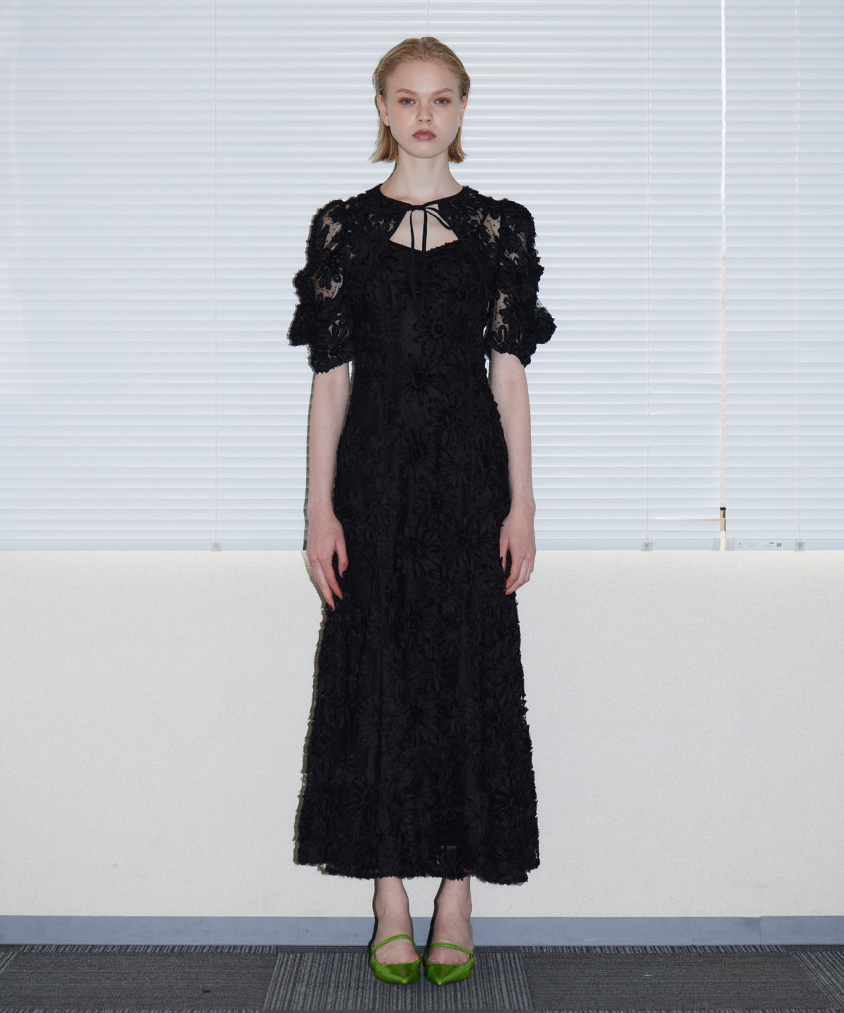 FLOCKING BOLERO DRESS ブラック 正面全身