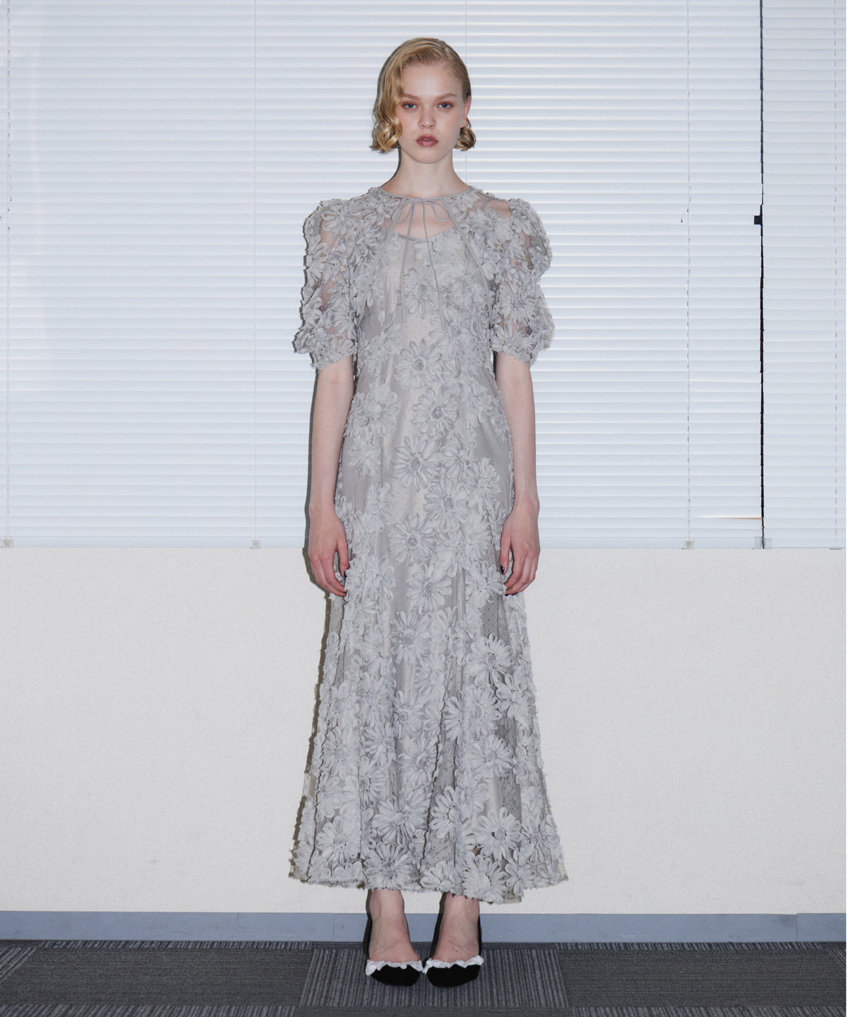 FLOCKING BOLERO DRESS グレー 正面全身