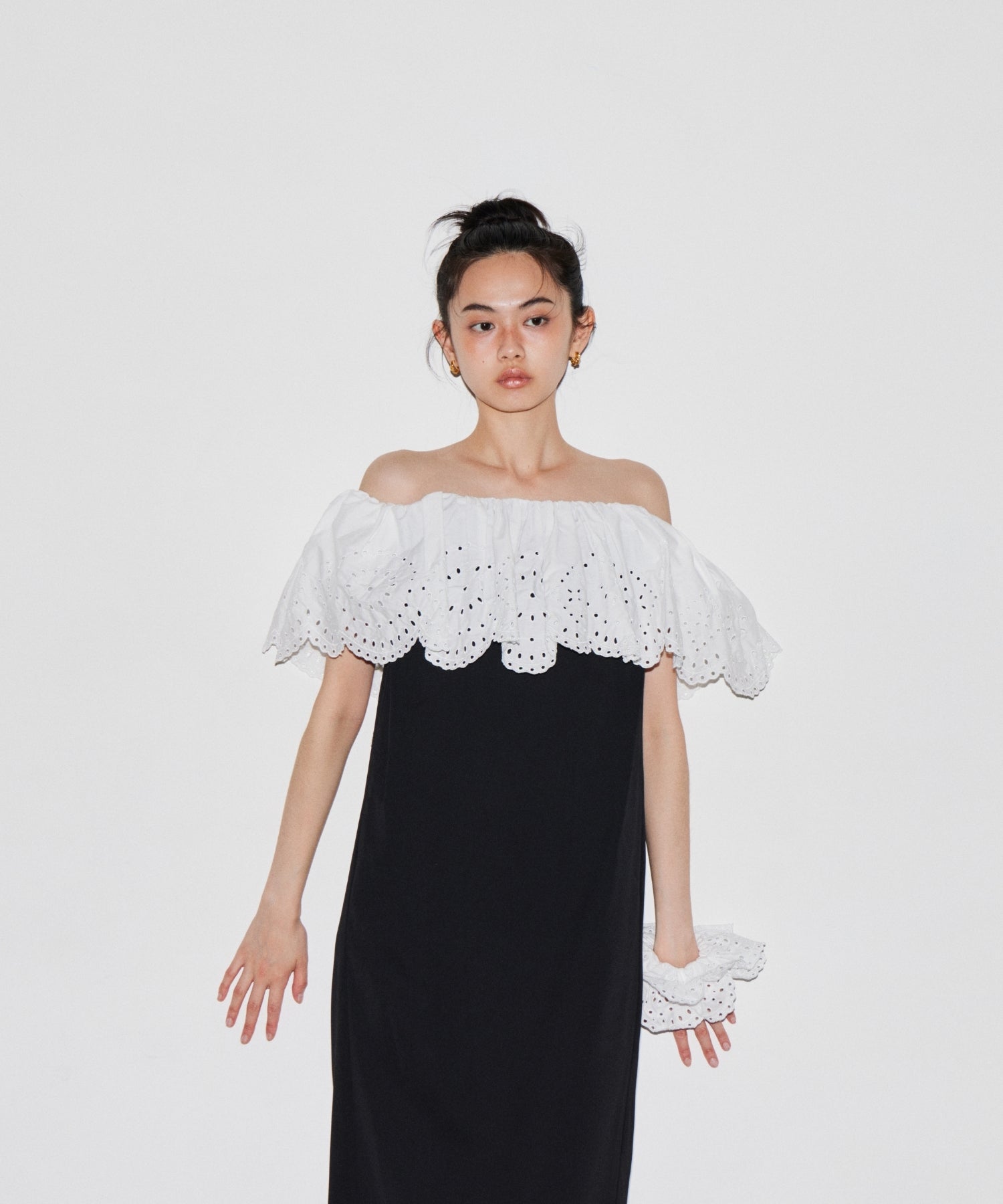 CUTWORK FRILL DRESS