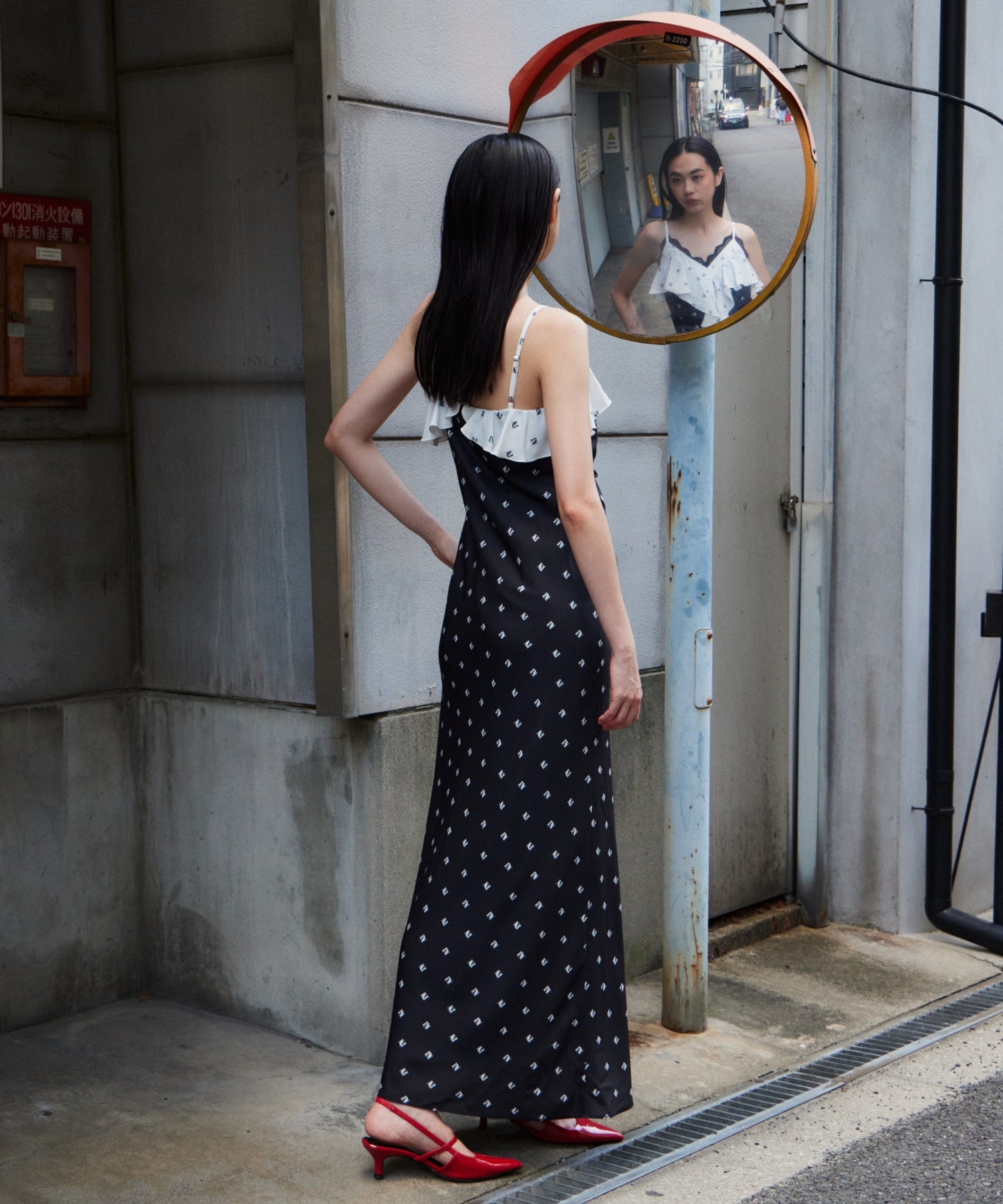 PRINT RUFFLE CUP IN DRESS